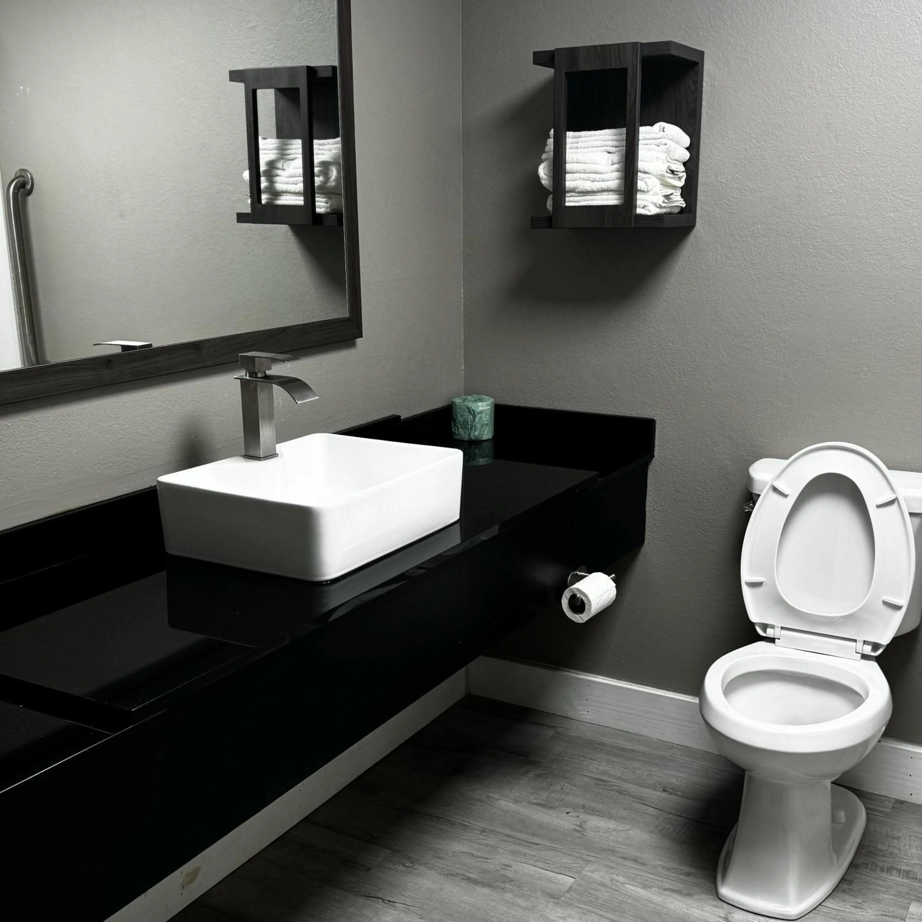 Bathroom in Red Roof Inn Washington, NC