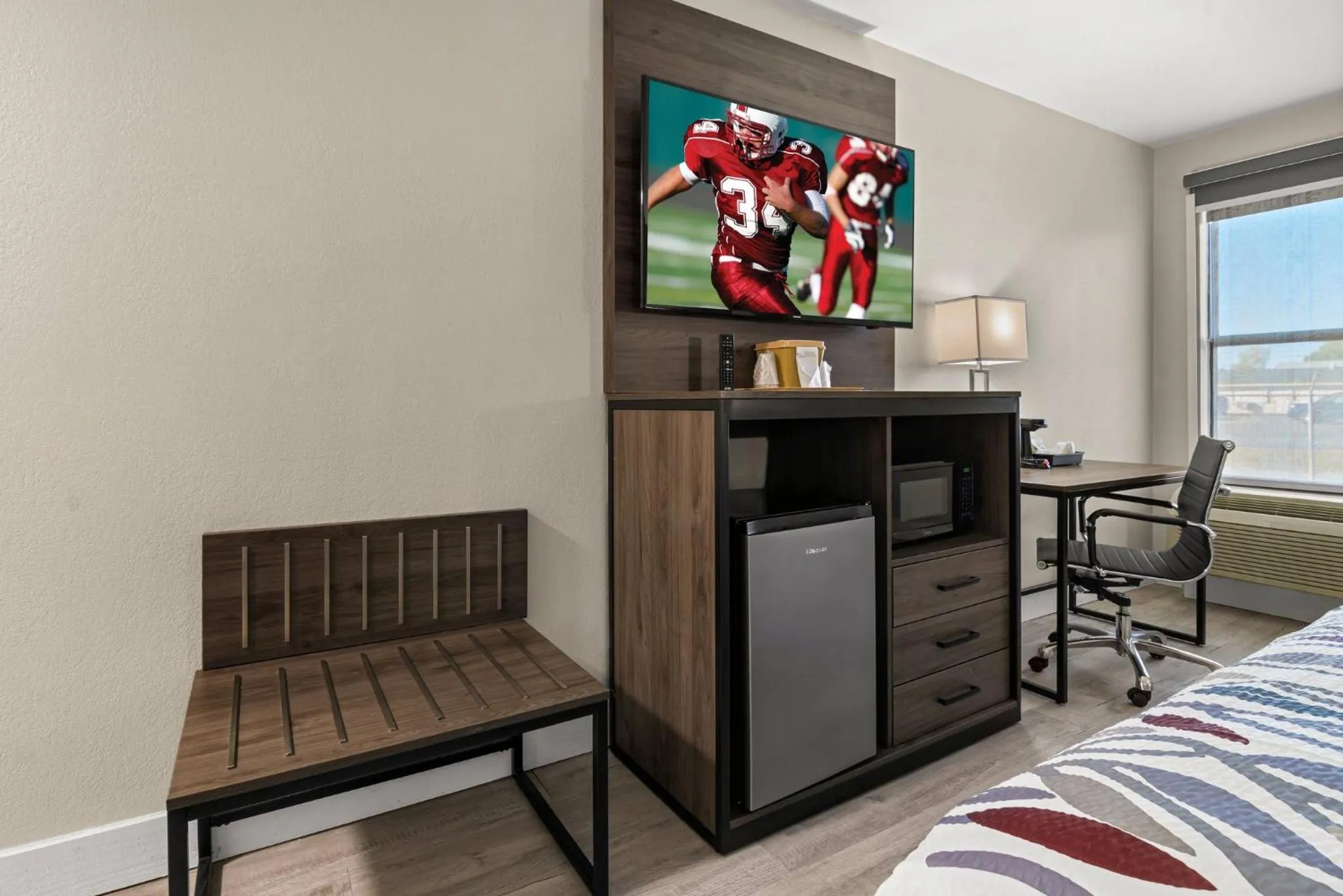 Bedroom, Bed in Red Roof Inn Washington, NC