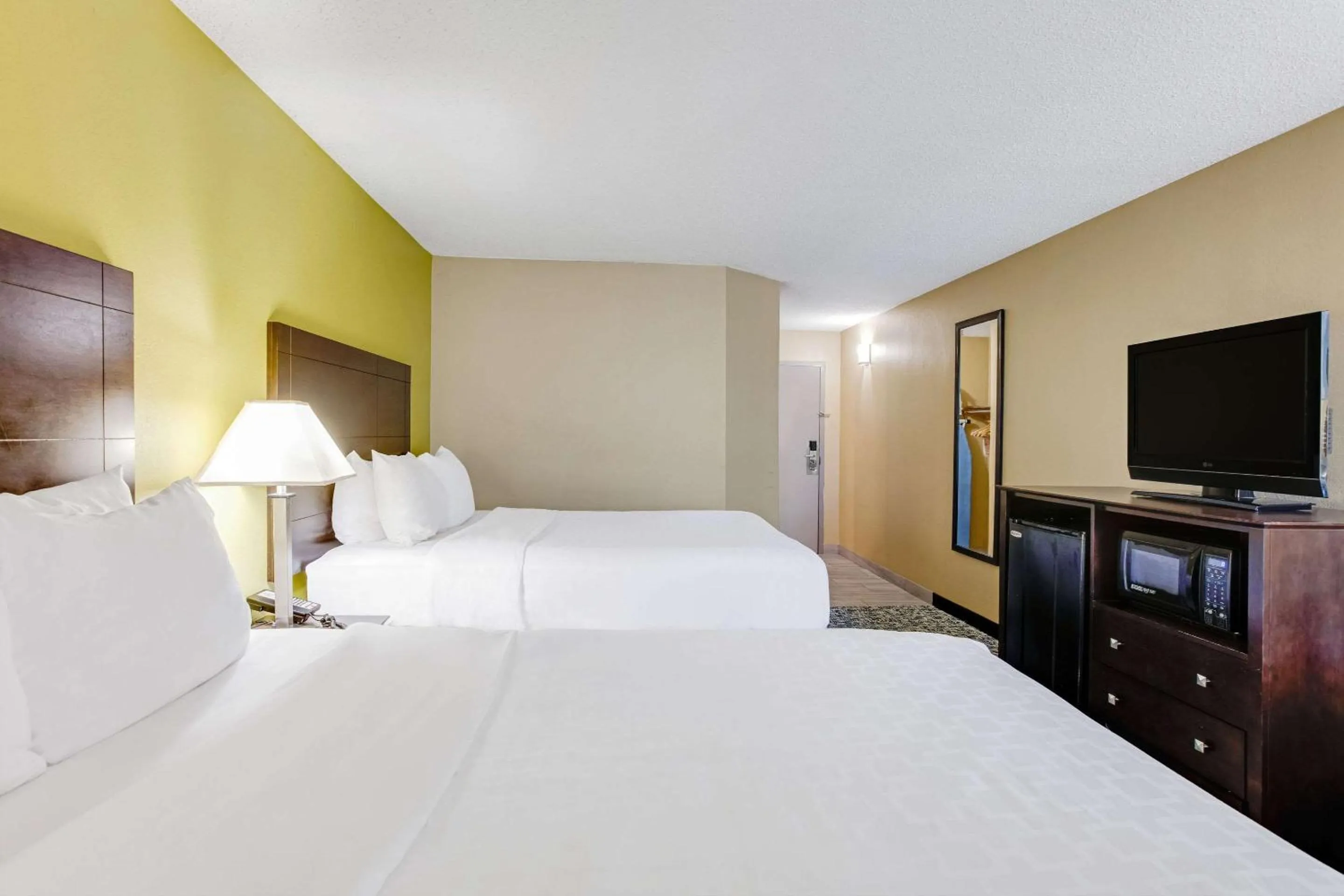 Bedroom, Bed in Clarion Inn Asheville Airport