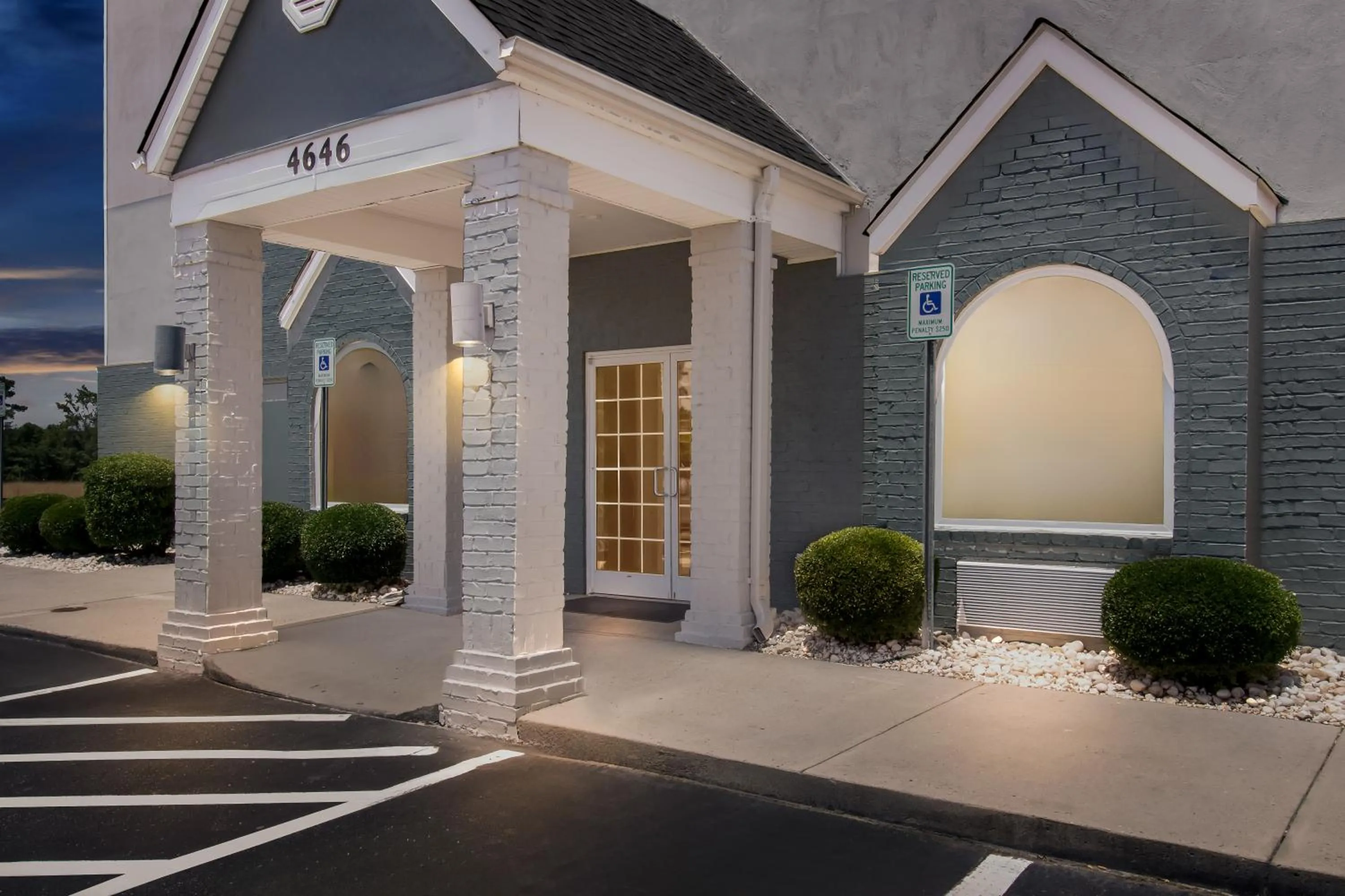 Property building in Quality Inn Shallotte near Ocean Isle Beach