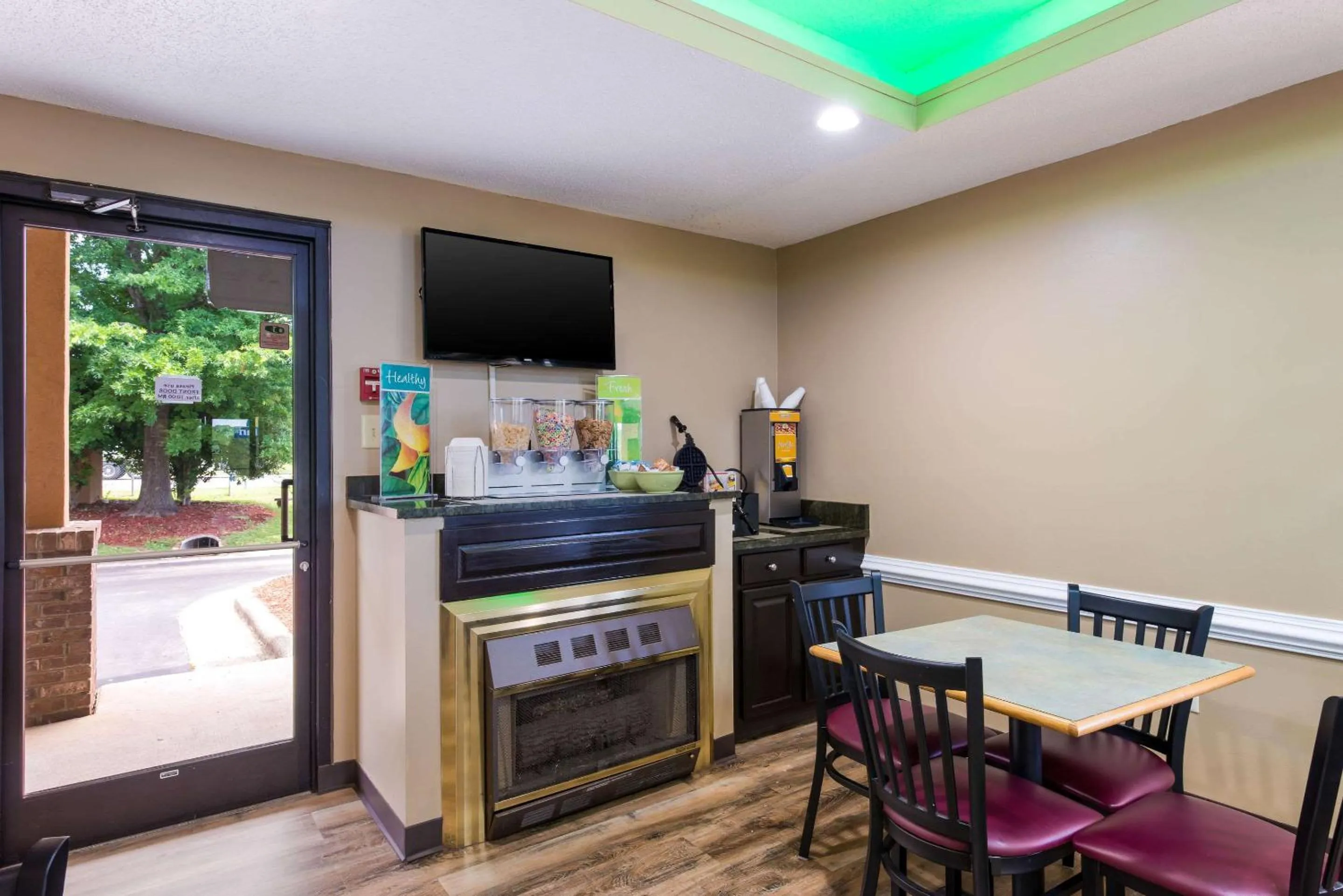 Breakfast in Quality Inn & Suites Rockingham