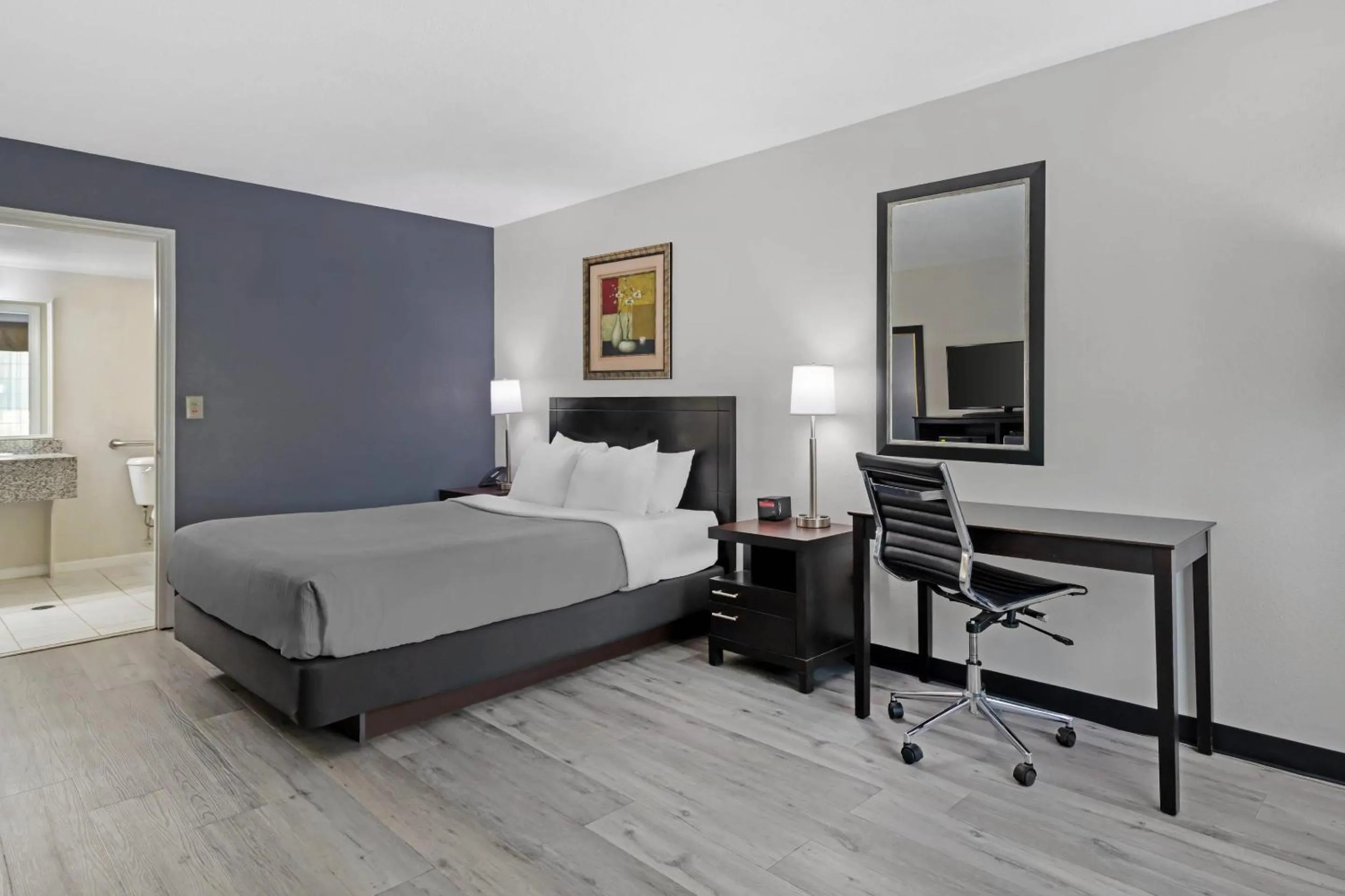 Bedroom, Bed in Quality Inn Andrews