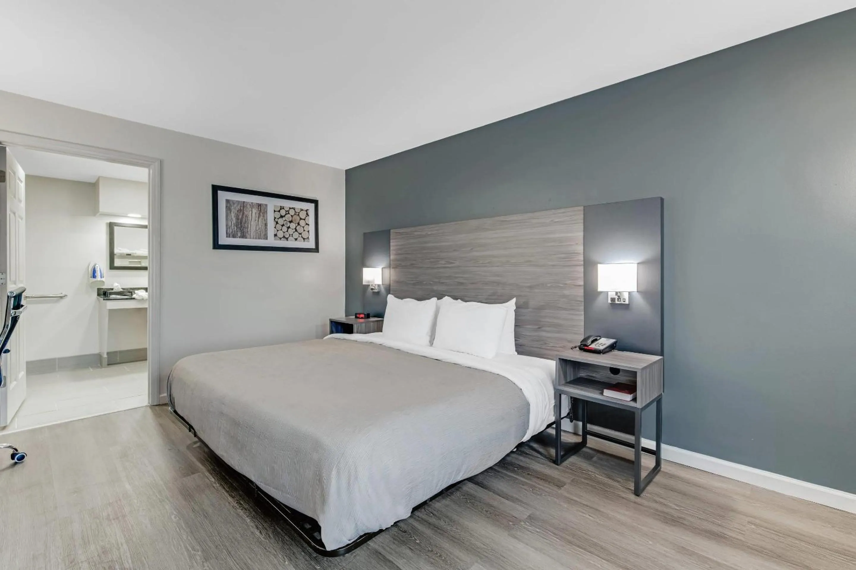 Bedroom, Bed in Quality Inn Laurinburg