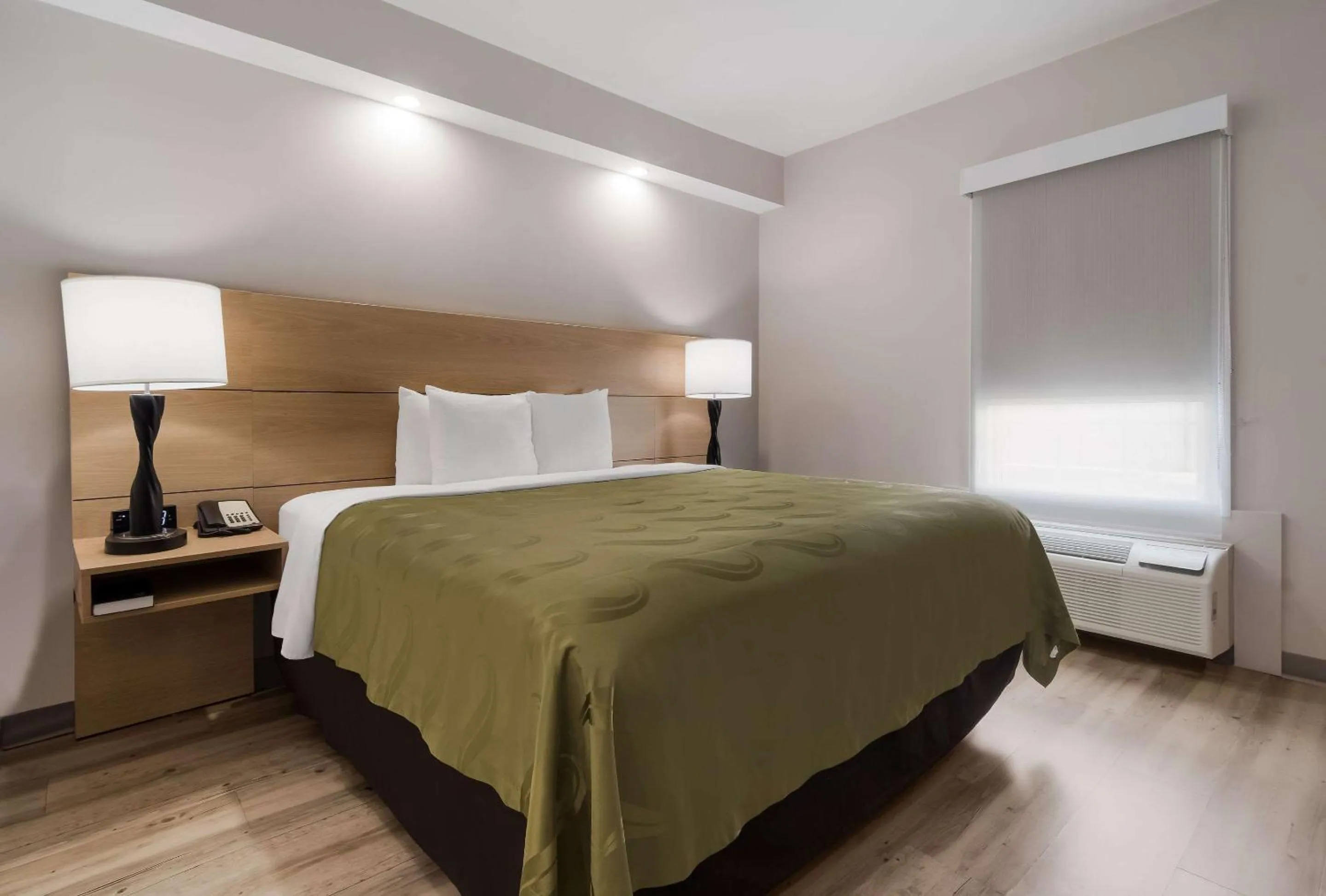 Bedroom, Bed in Quality Inn Goldsboro