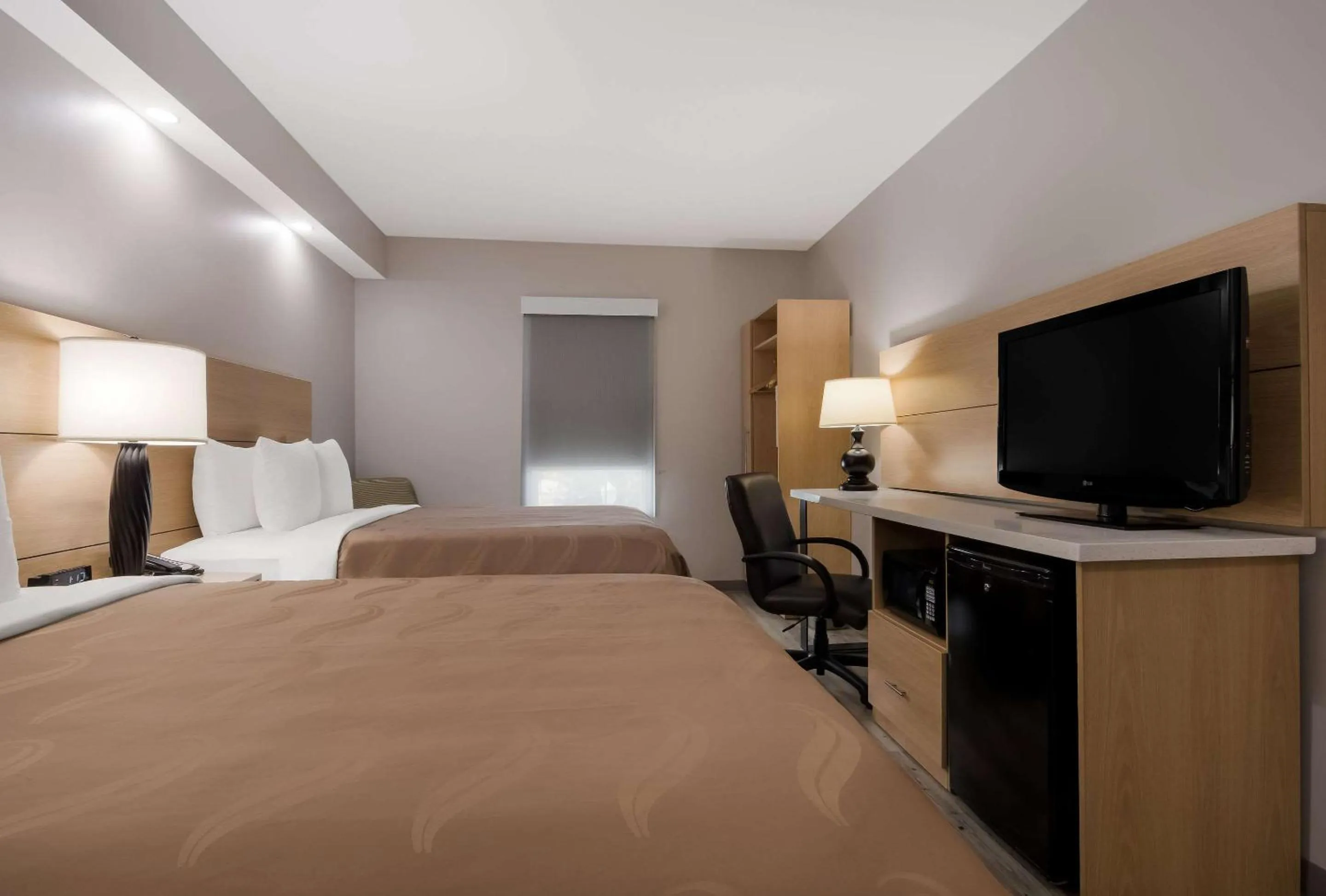 Bedroom, Bed in Quality Inn Goldsboro