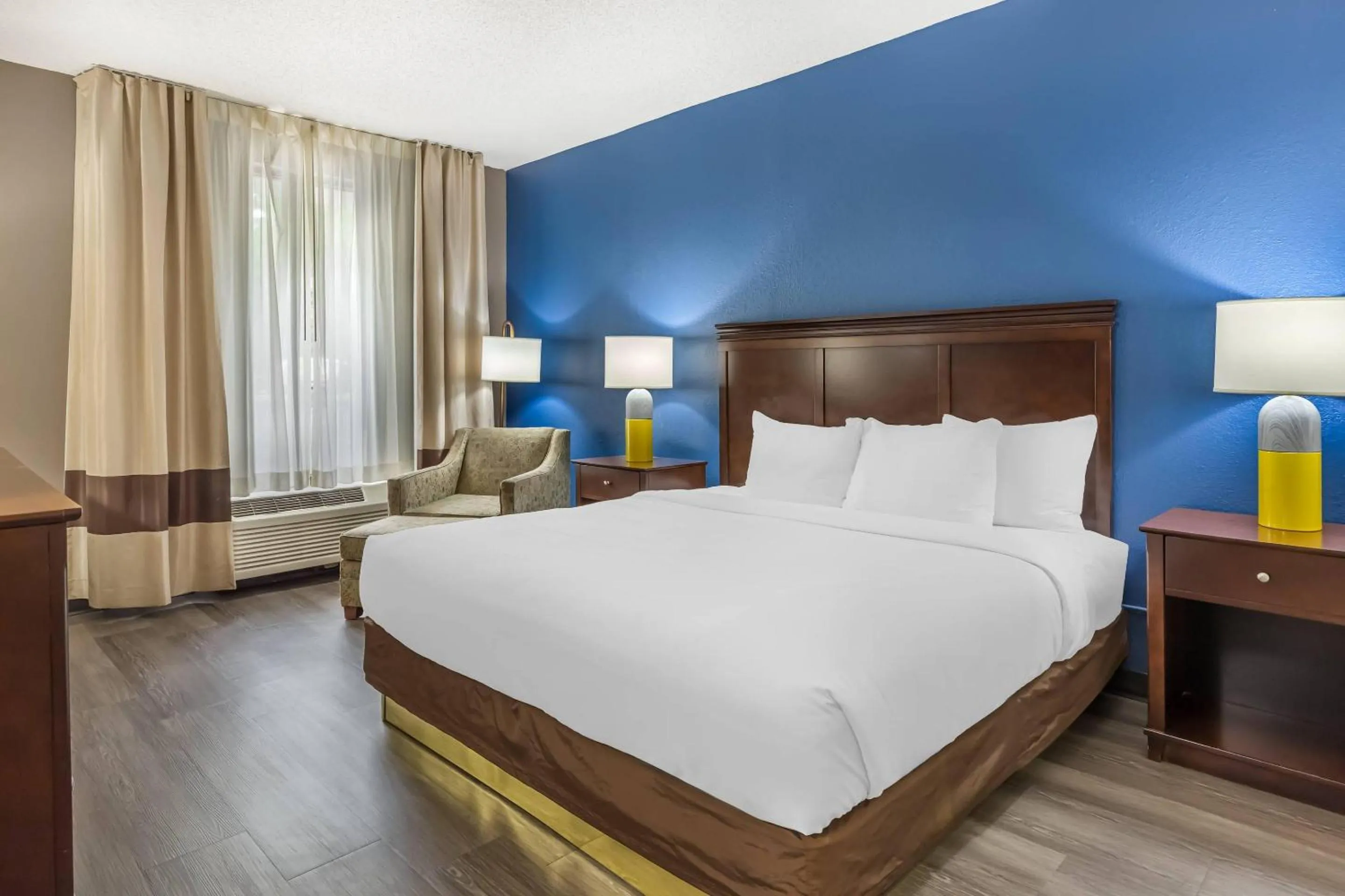 Bedroom, Bed in Comfort Inn Pinehurst - Southern Pines