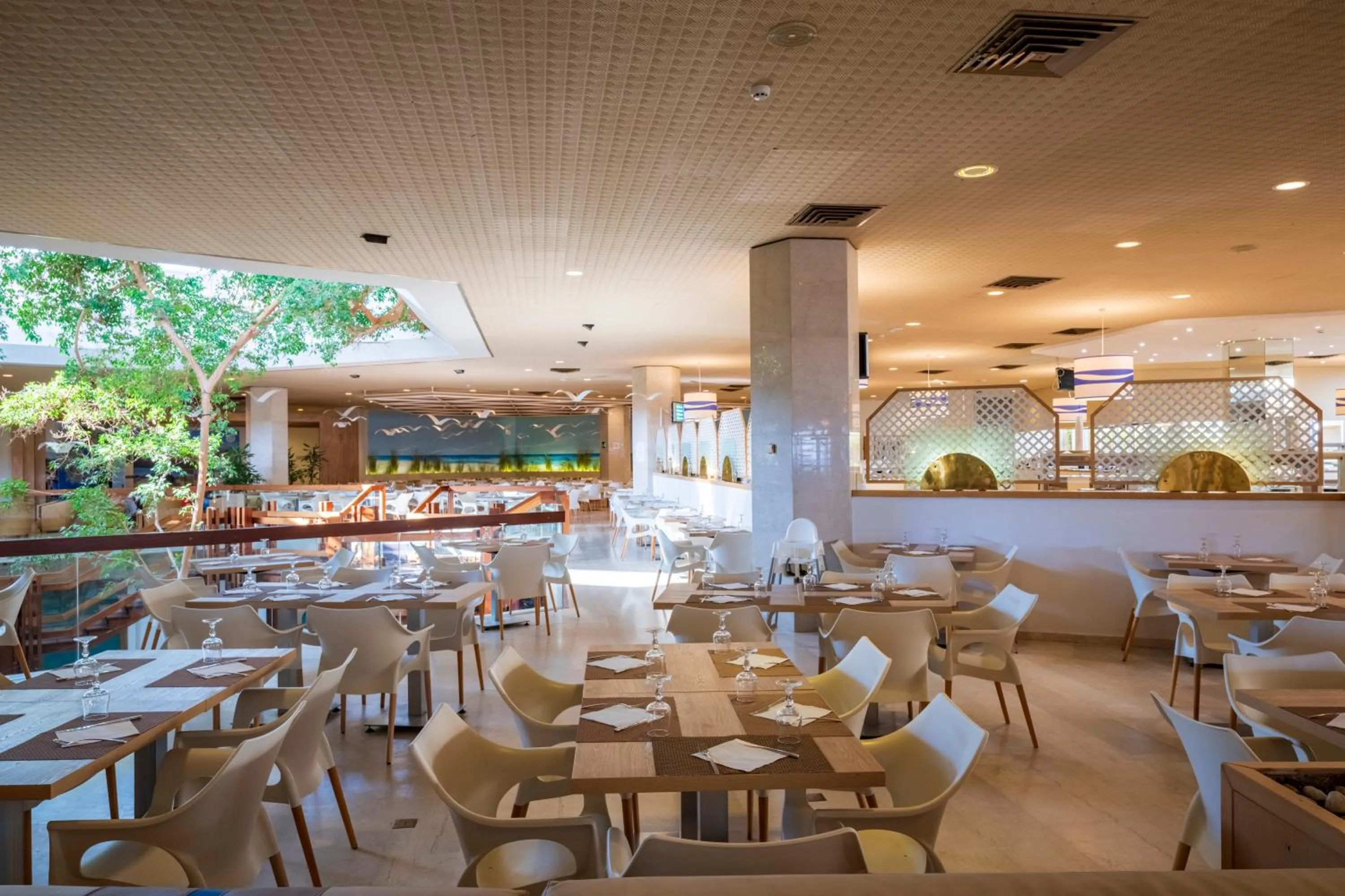 Restaurant/places to eat in Baia di Conte Resort