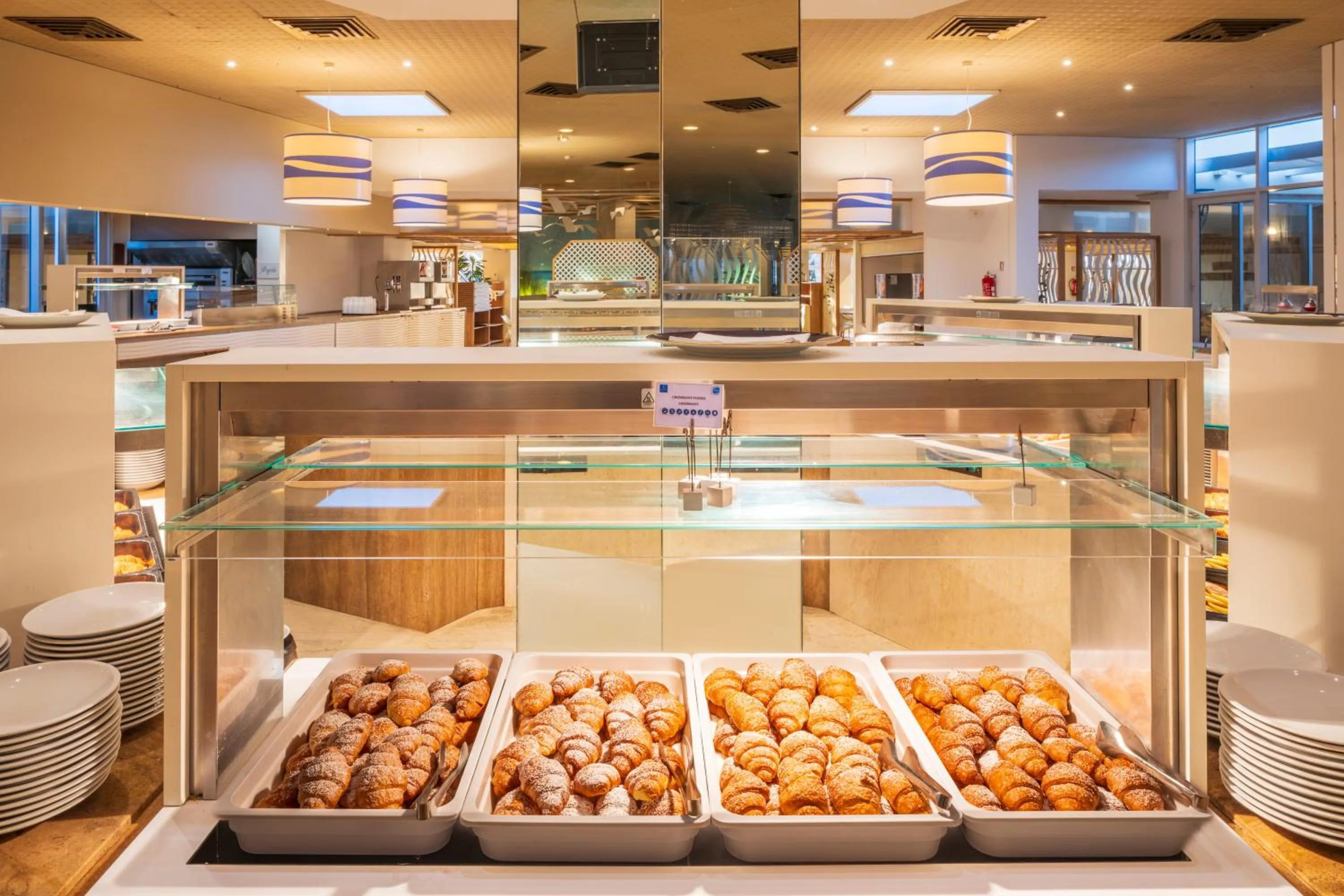 Food and drinks in Baia di Conte Resort