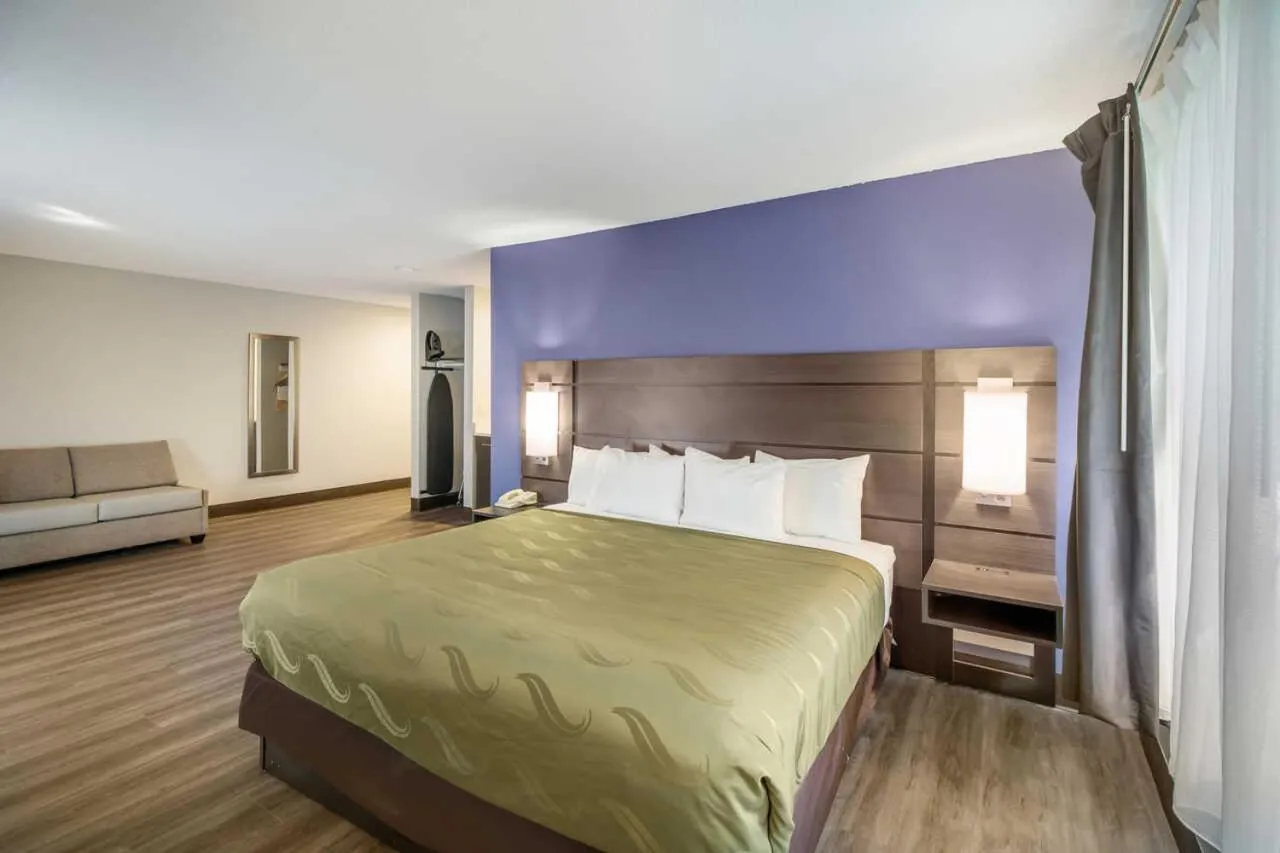 Bed in Quality Inn near MCAS Cherry Point