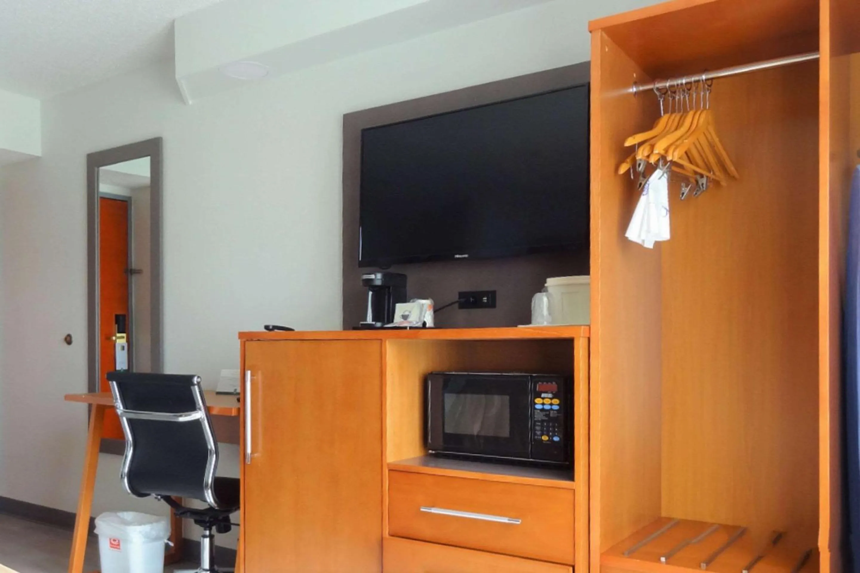 Photo of the whole room in Quality Inn & Suites Raleigh North