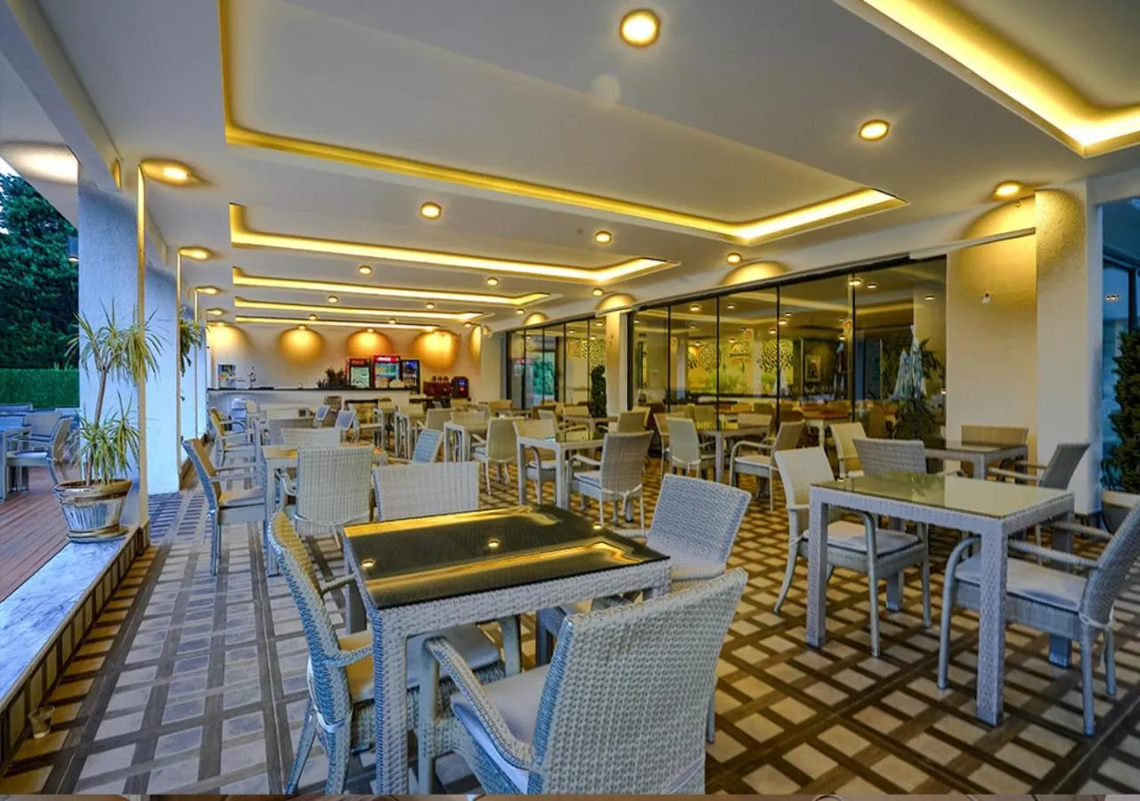 Restaurant/places to eat in Lara Garden Hotel