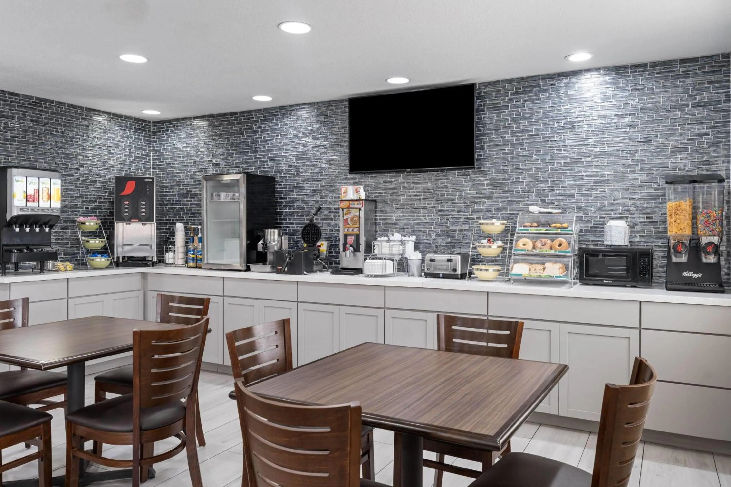 Breakfast in Travelodge by Wyndham Fargo