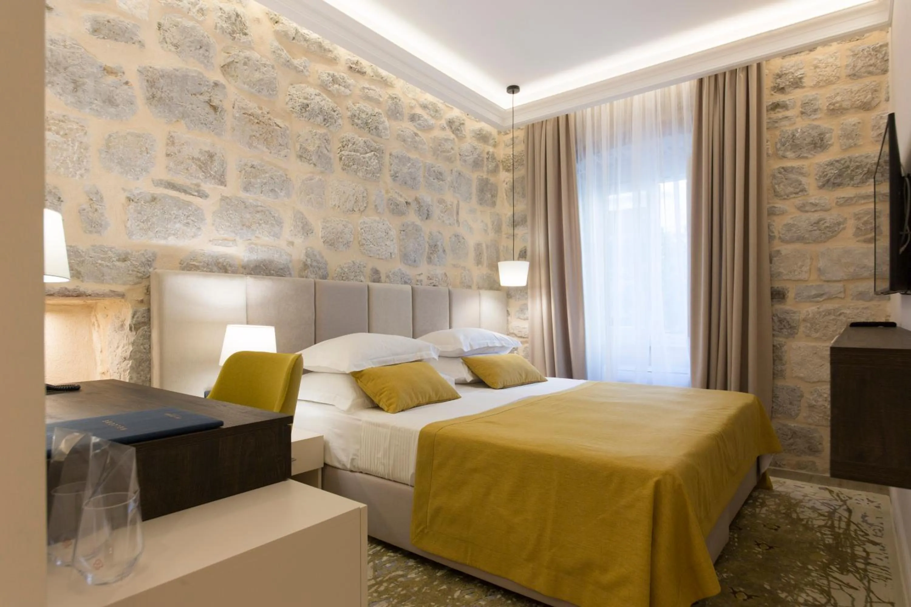 Photo of the whole room, Bed in Heritage Hotel Leon Coronato