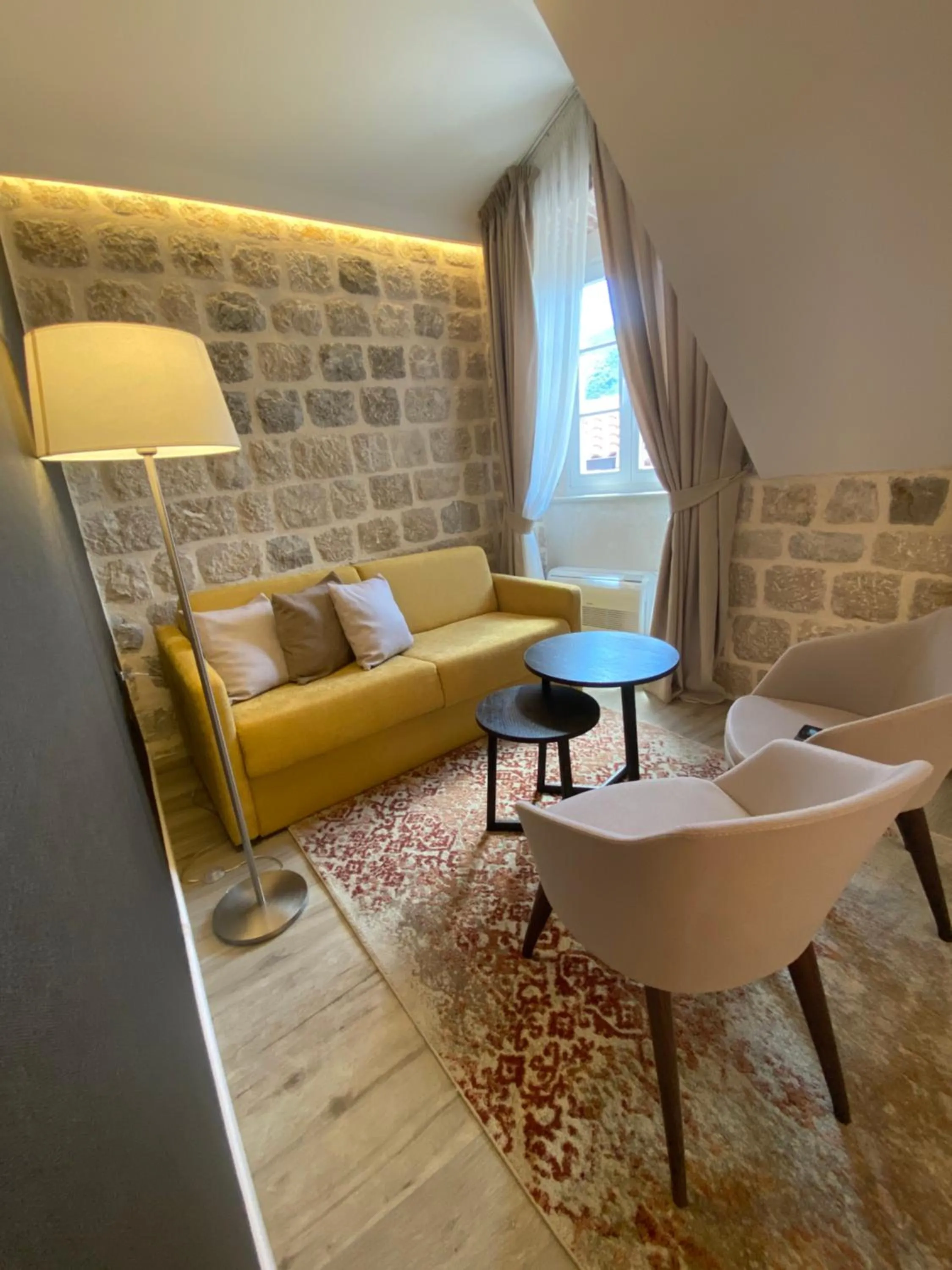 Seating area in Heritage Hotel Leon Coronato