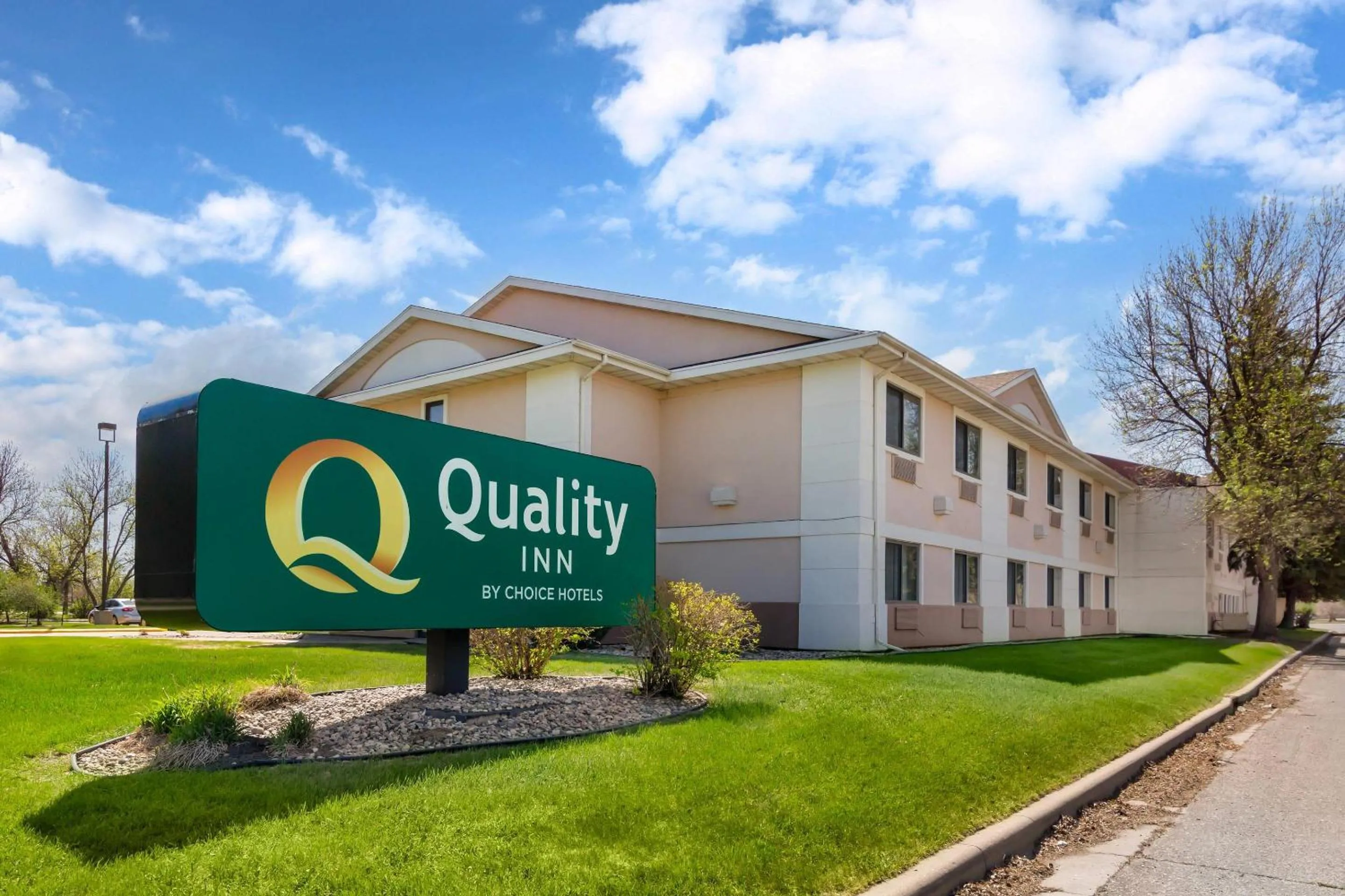 Property building in Quality Inn Columbia Mall