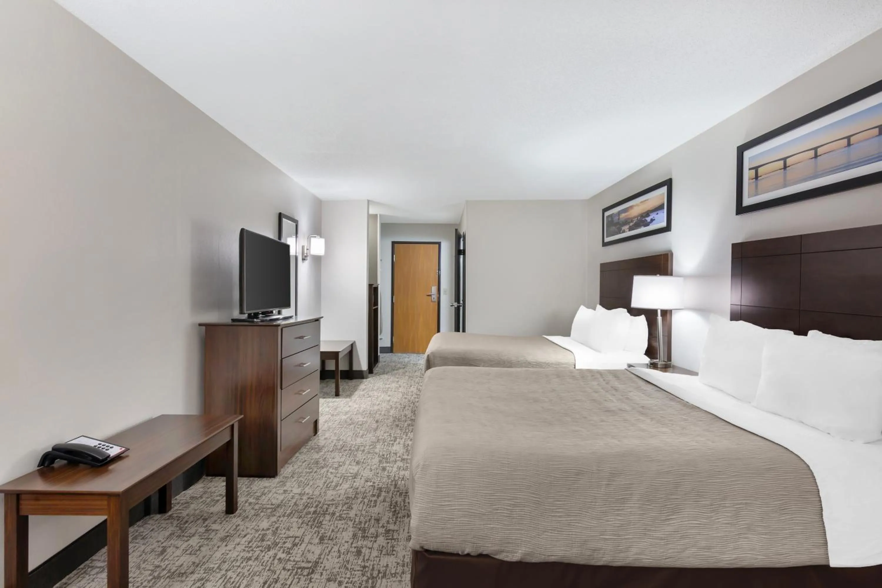 Photo of the whole room, Bed in Quality Inn Columbia Mall