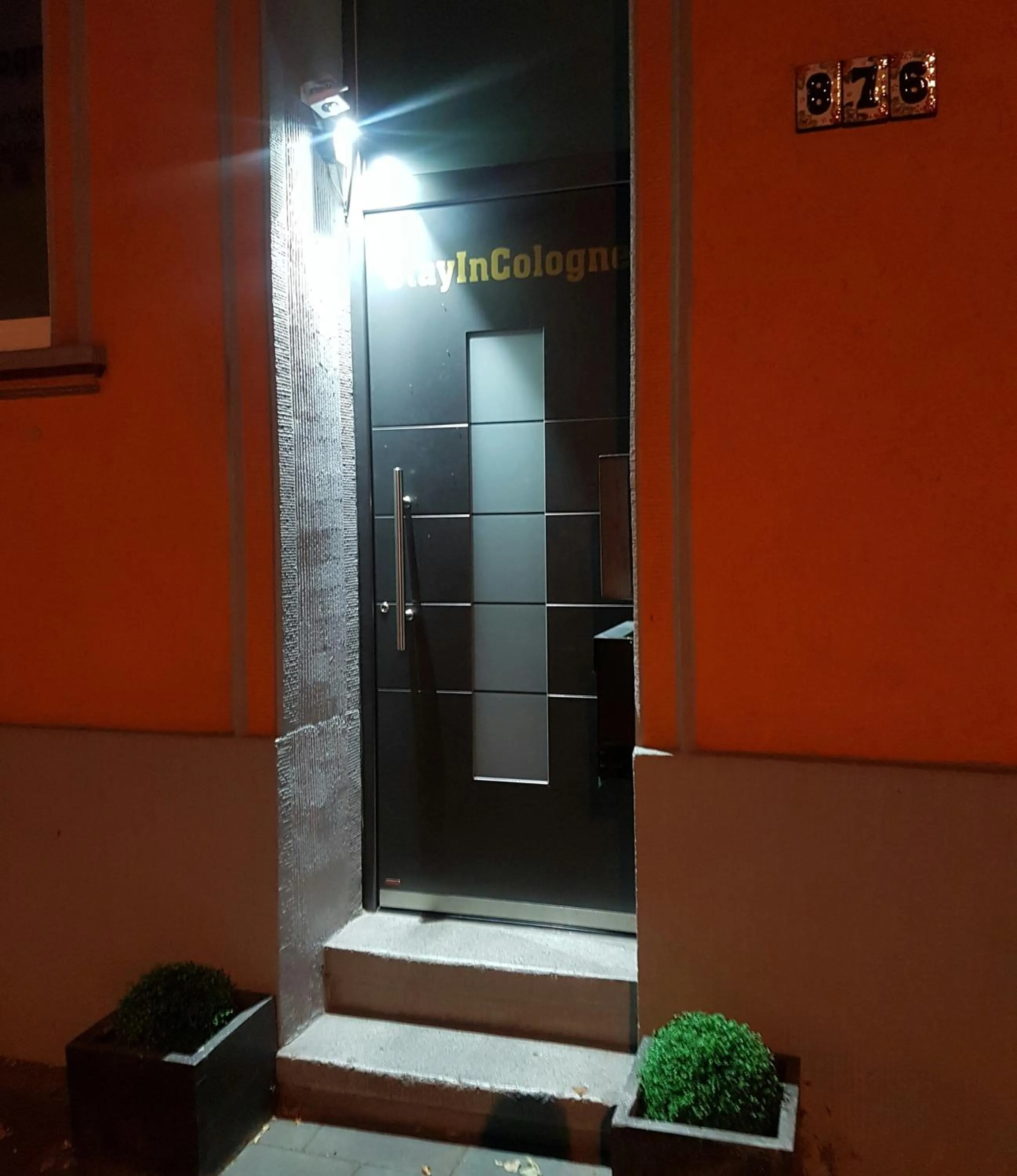 Facade/entrance in StayInCologne