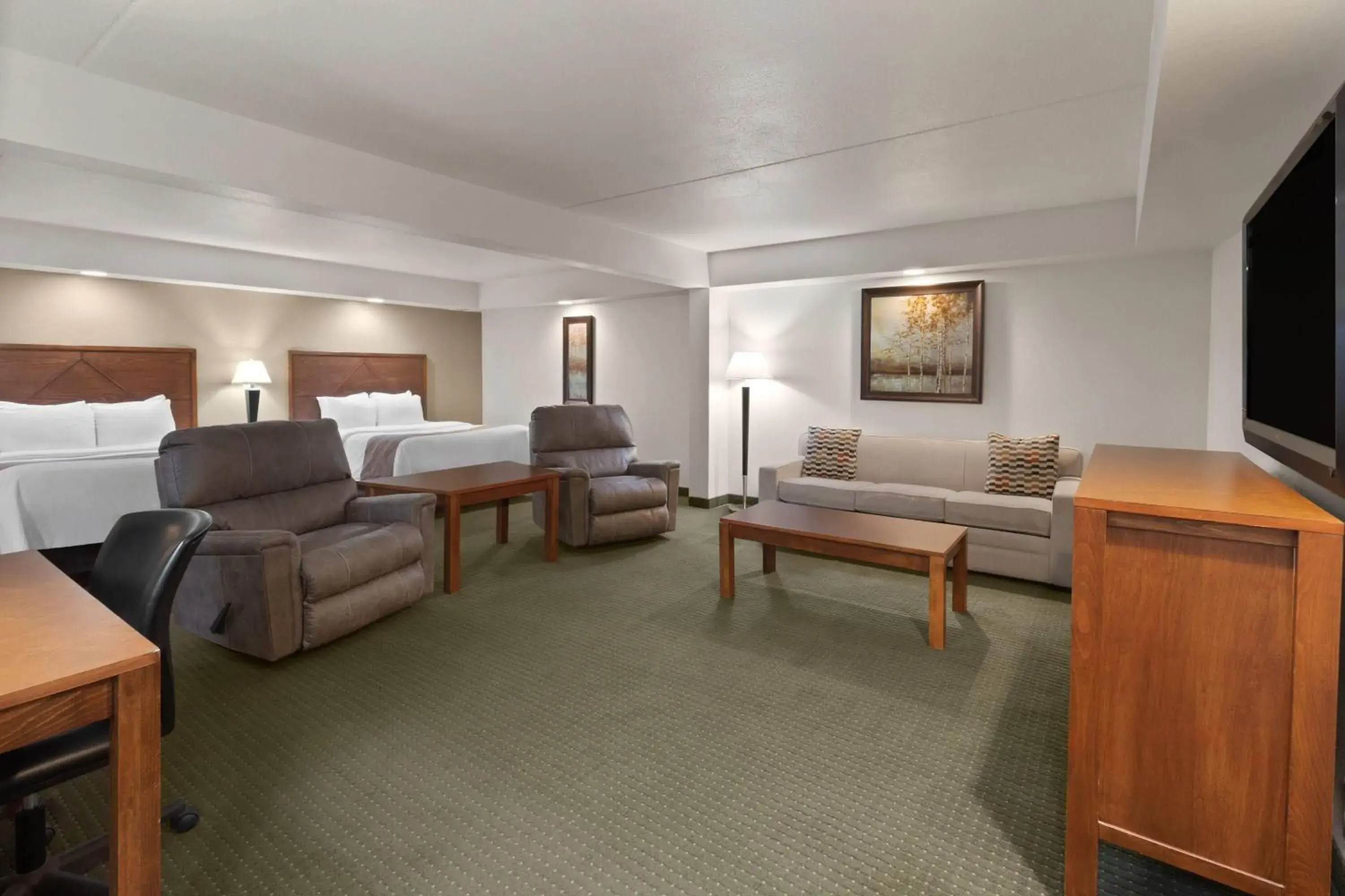 Suite with Two Queen Beds - Non-Smoking in Baymont by Wyndham Jamestown Conference Center & Water Park Suite with Two Queen Beds - Non-Smoking in Baymont by Wyndham Jamestown Conference Center & Water Park