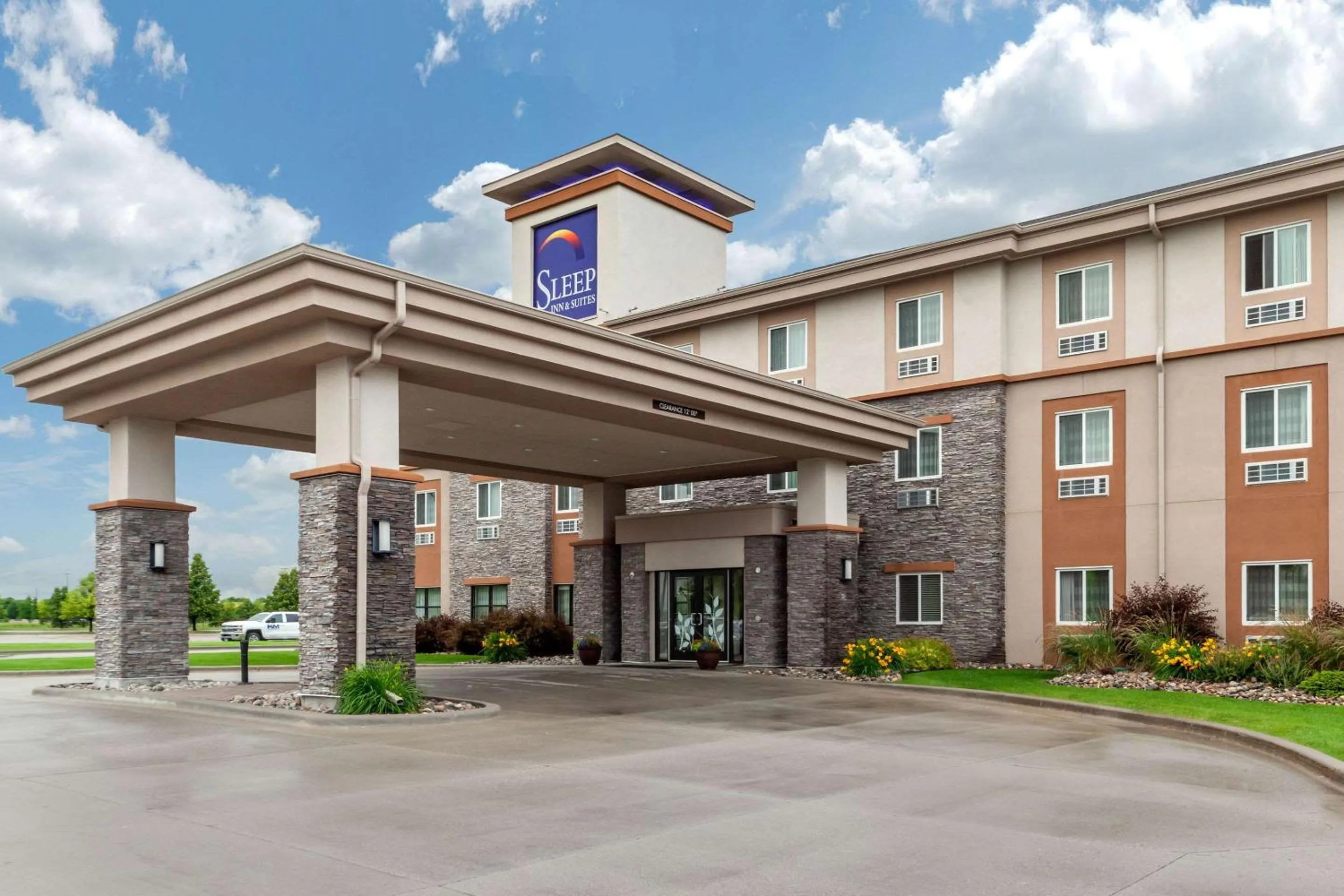Property building in Sleep Inn & Suites Grand Forks Near Alerus Center