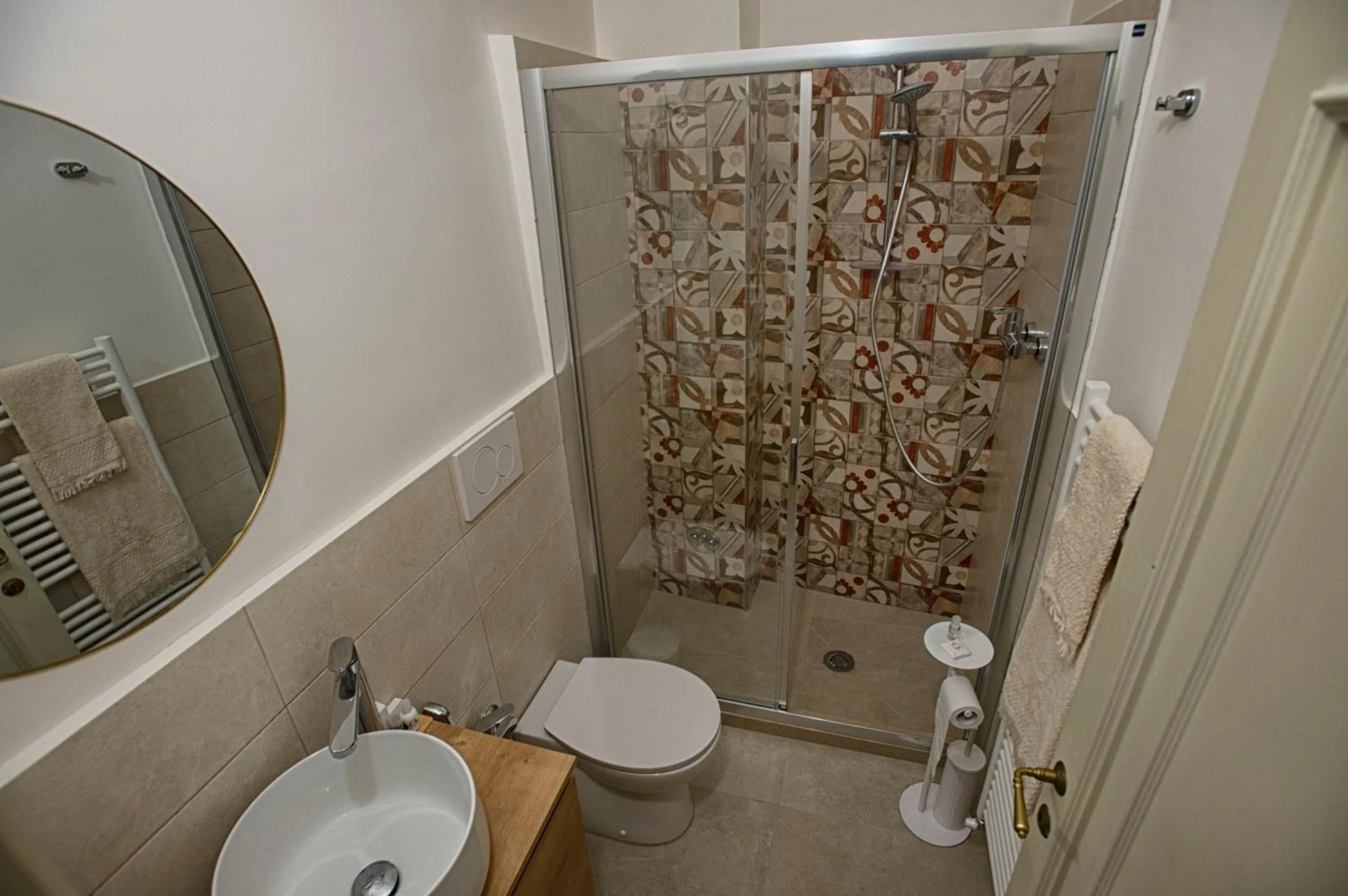 Shower in La Giuggiola Sweet Home