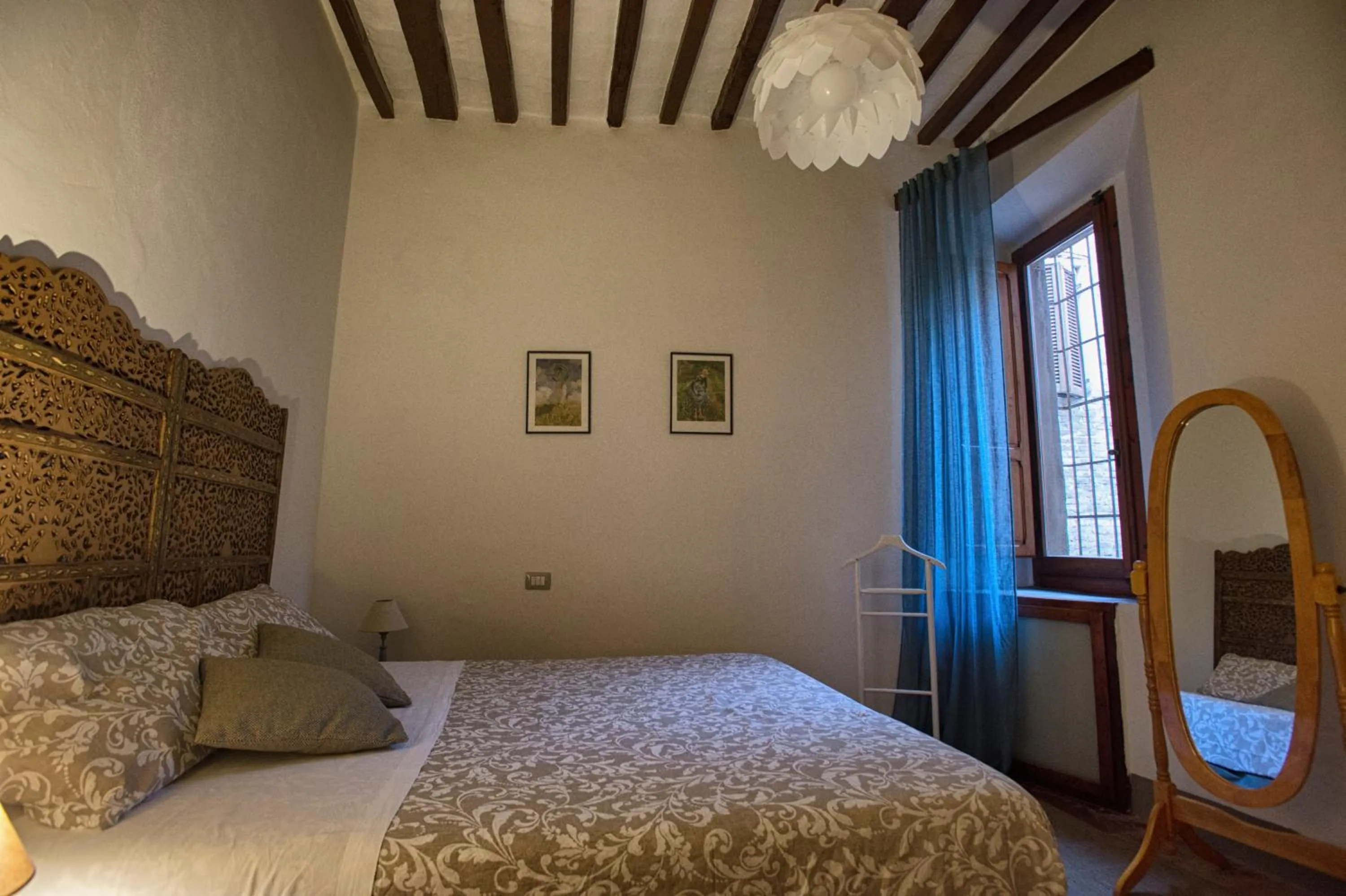 Photo of the whole room, Bed in La Giuggiola Sweet Home