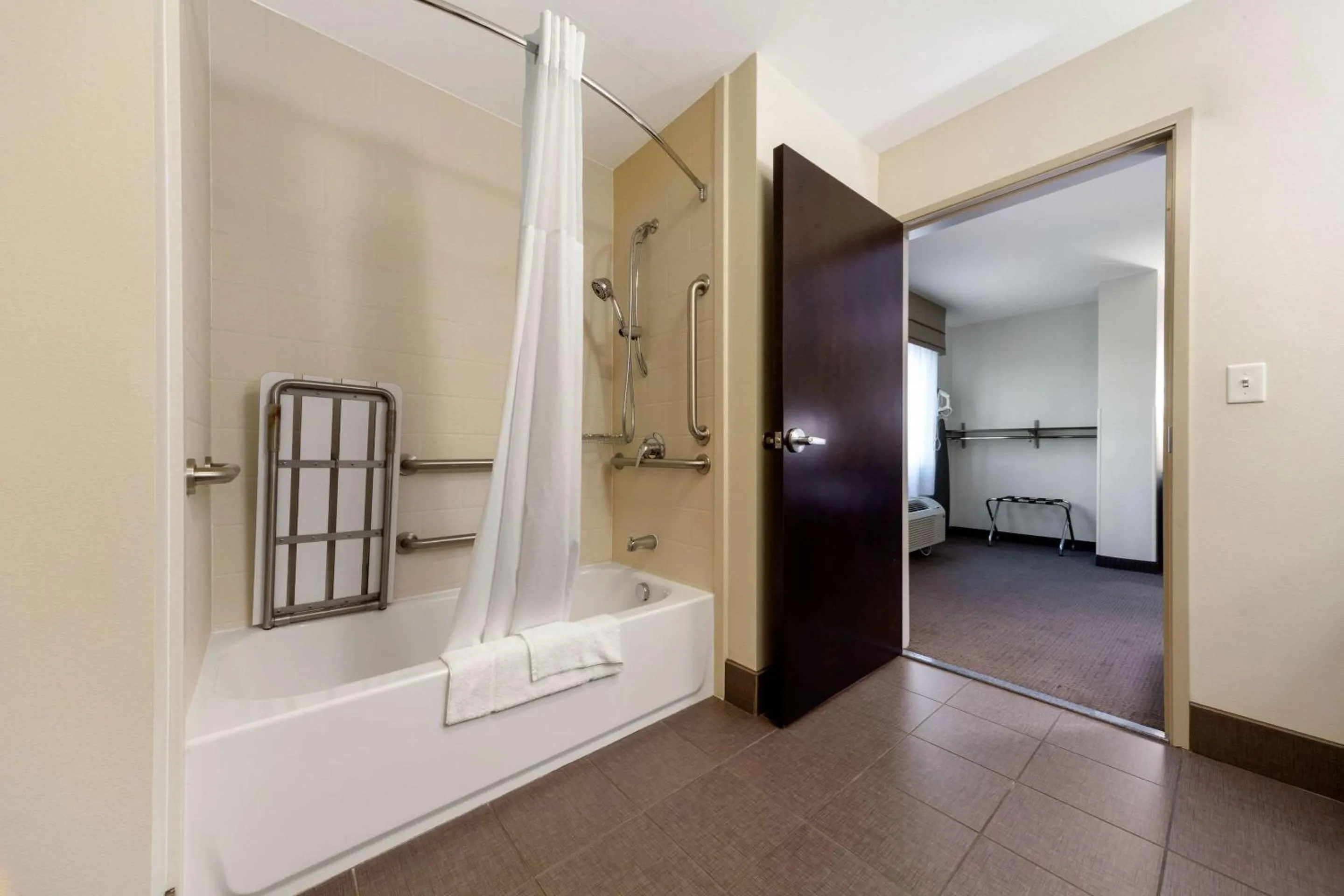 Bedroom in Sleep Inn & Suites Bismarck I-94