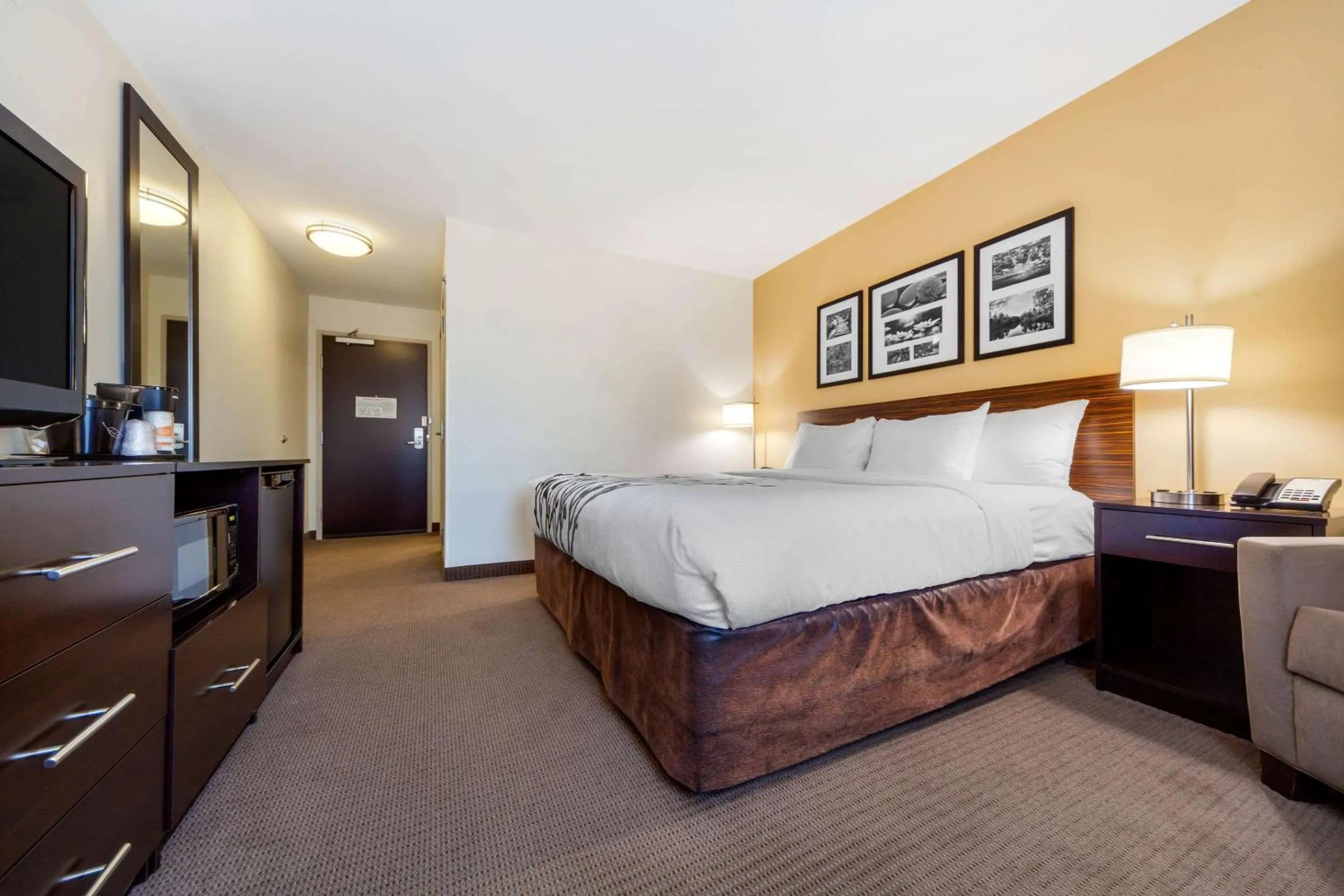 Bedroom, Bed in Sleep Inn & Suites Bismarck I-94