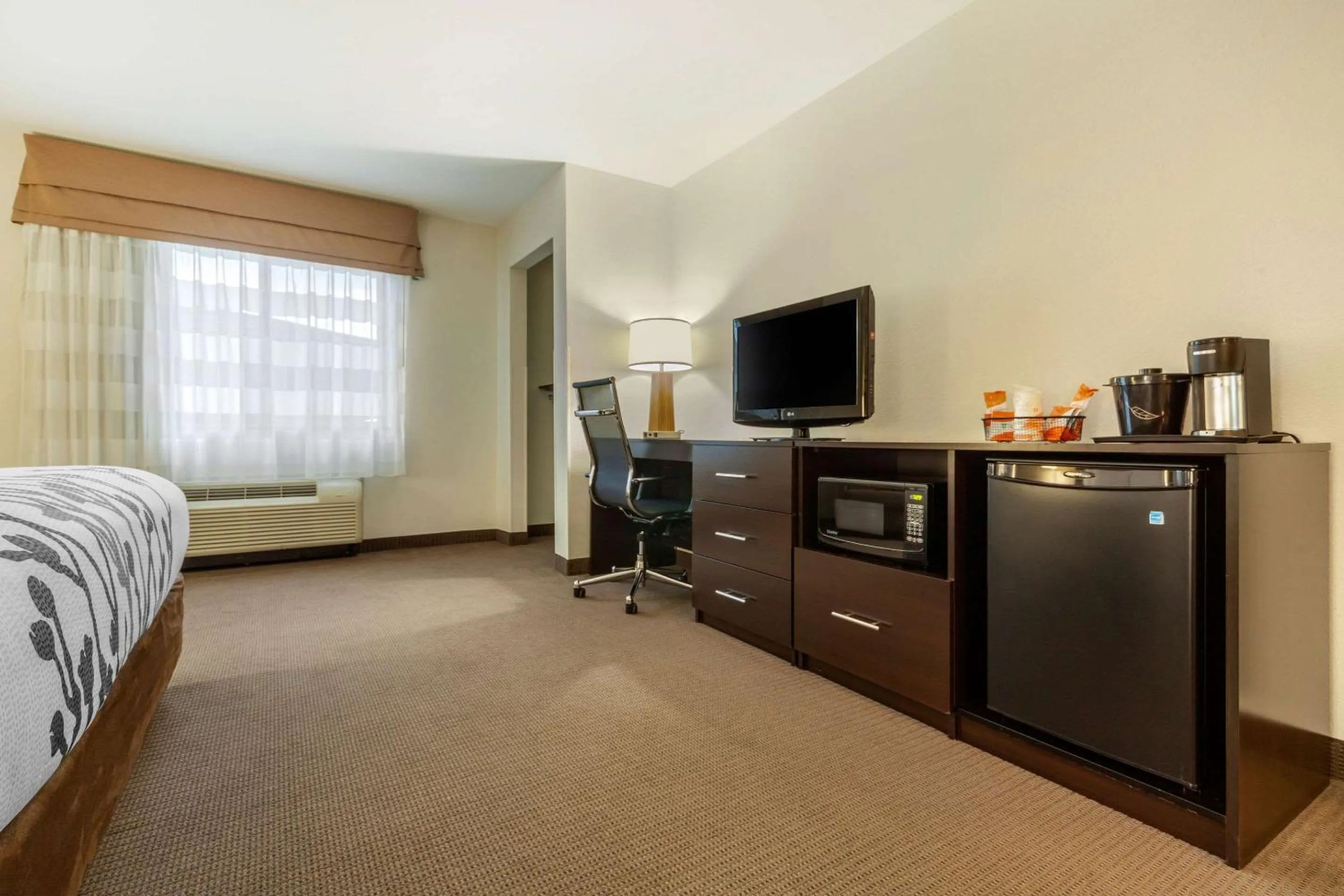 Bedroom, Bed in Sleep Inn & Suites Fargo Medical Center