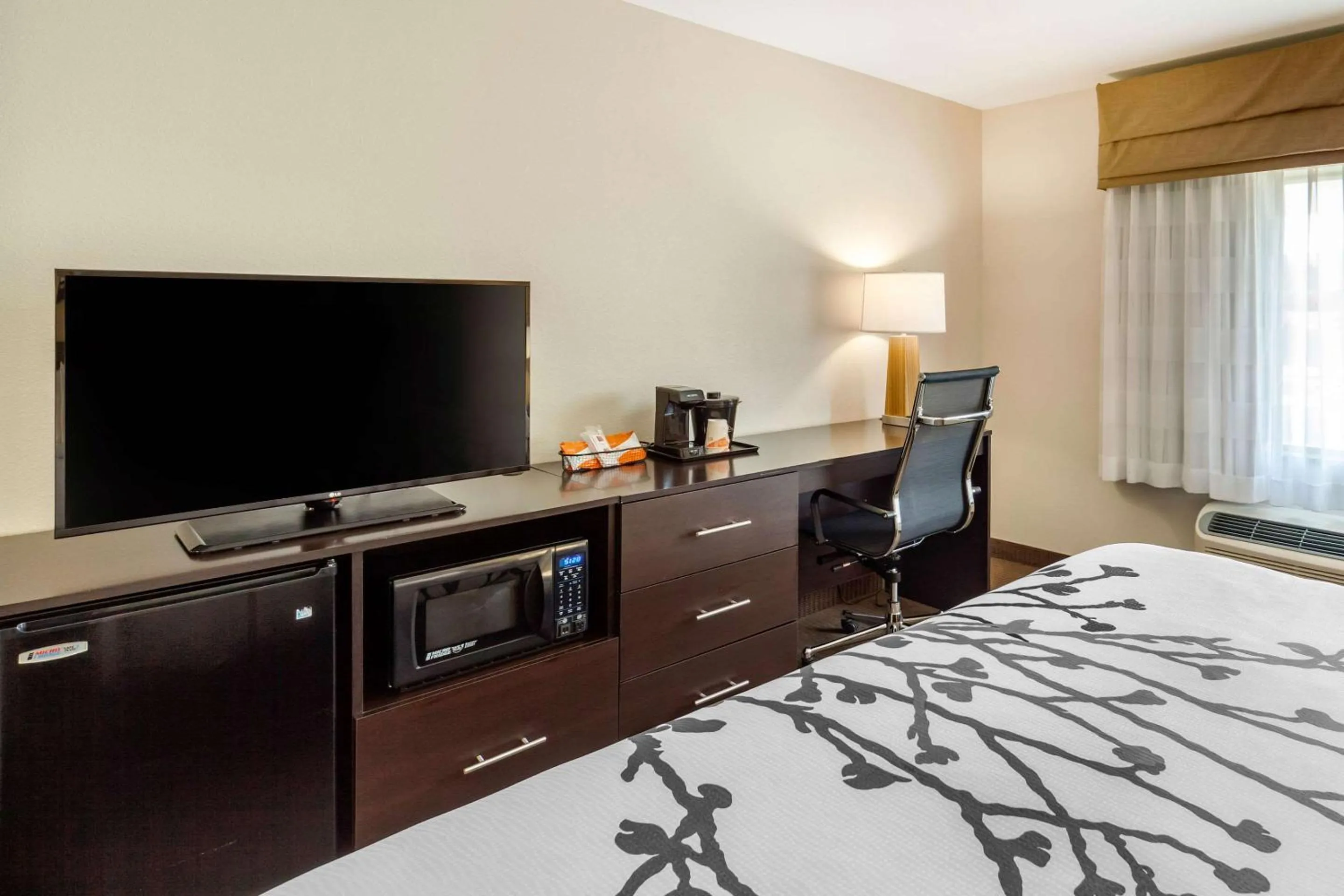 Bedroom, Bed in Sleep Inn & Suites Fargo Medical Center