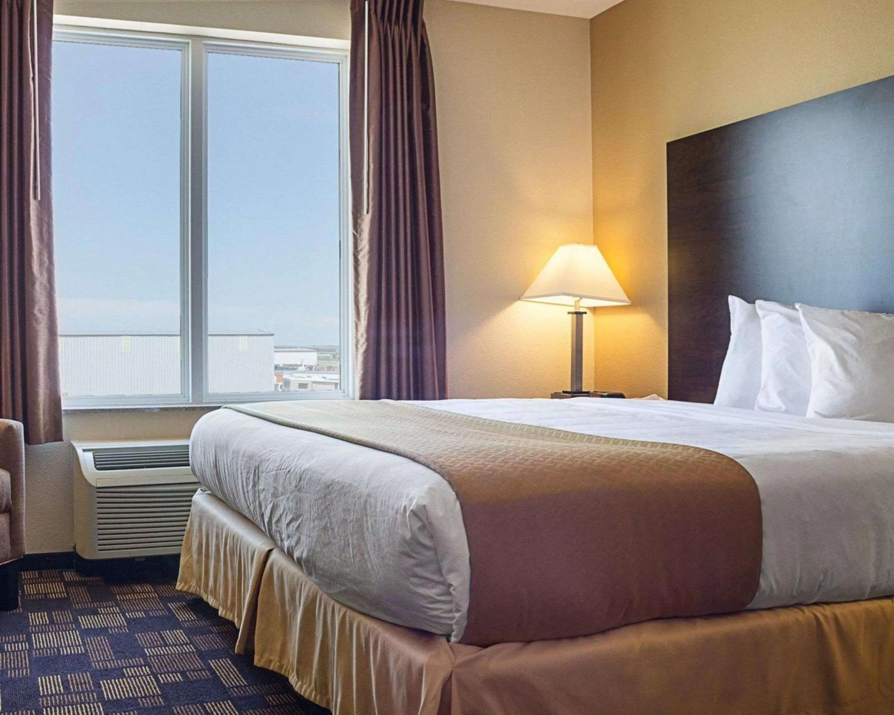 Photo of the whole room, Bed in Quality Inn & Suites Minot North