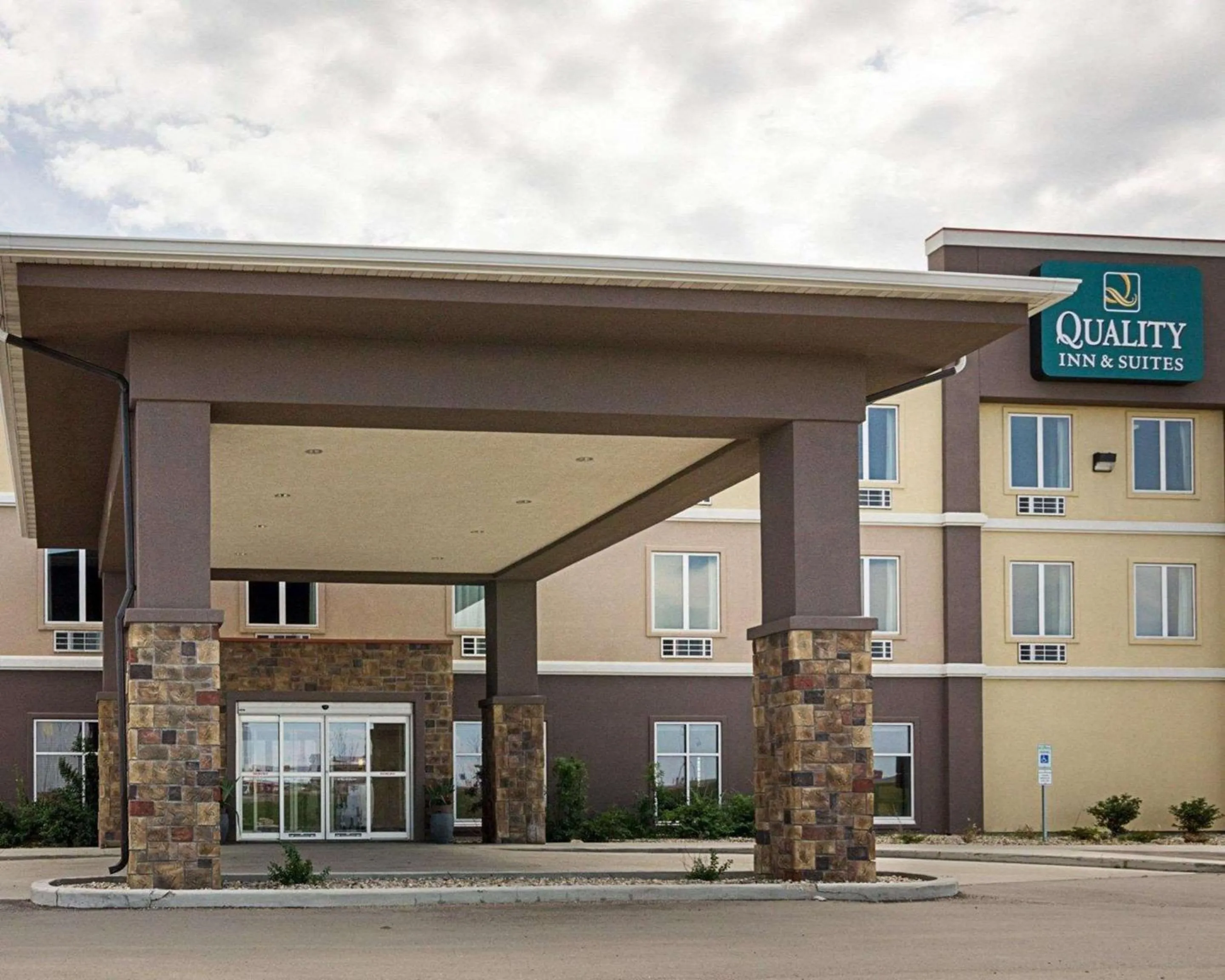 Property building in Quality Inn & Suites Minot North