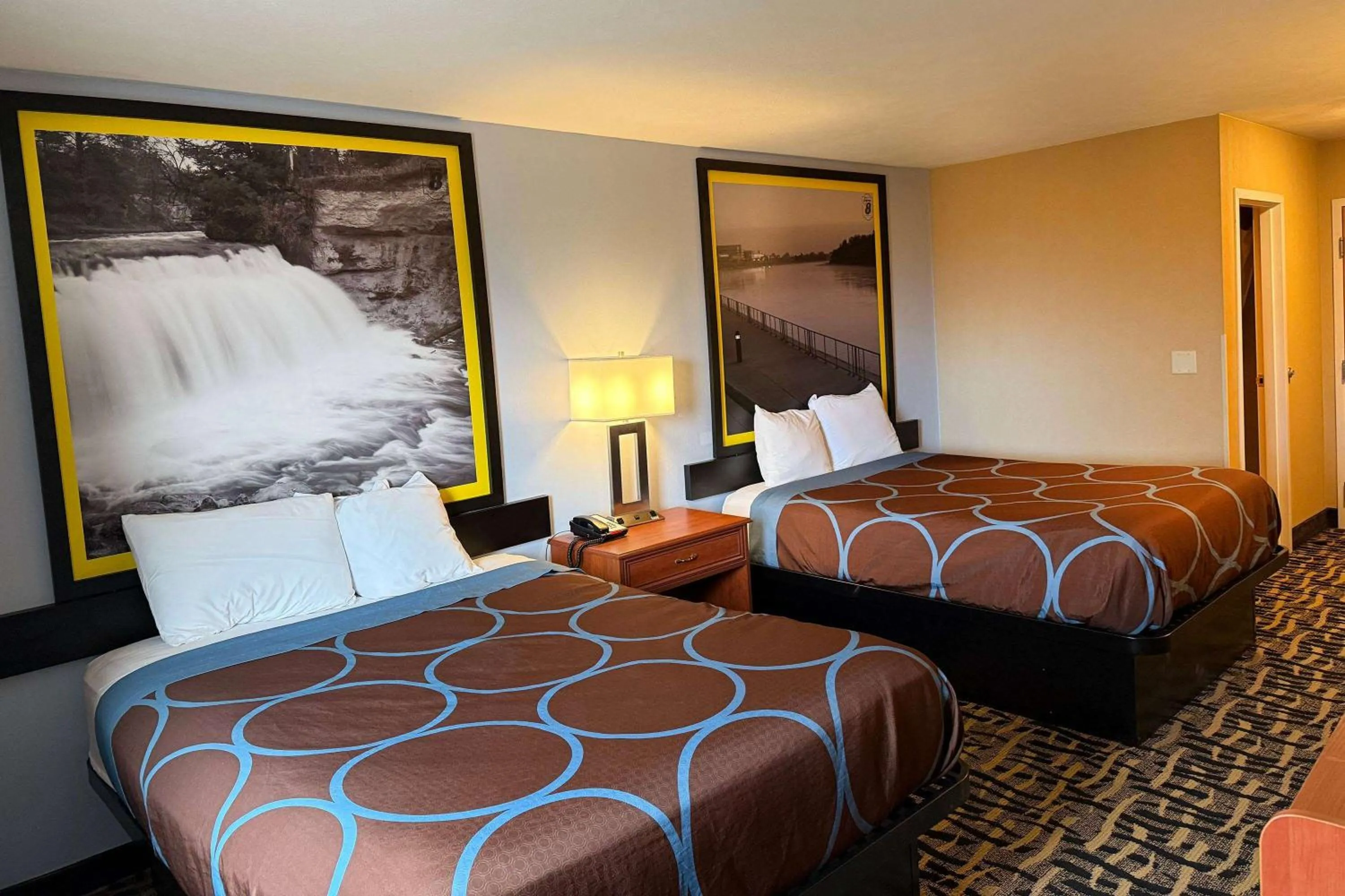 Photo of the whole room, Bed in Rodeway Inn