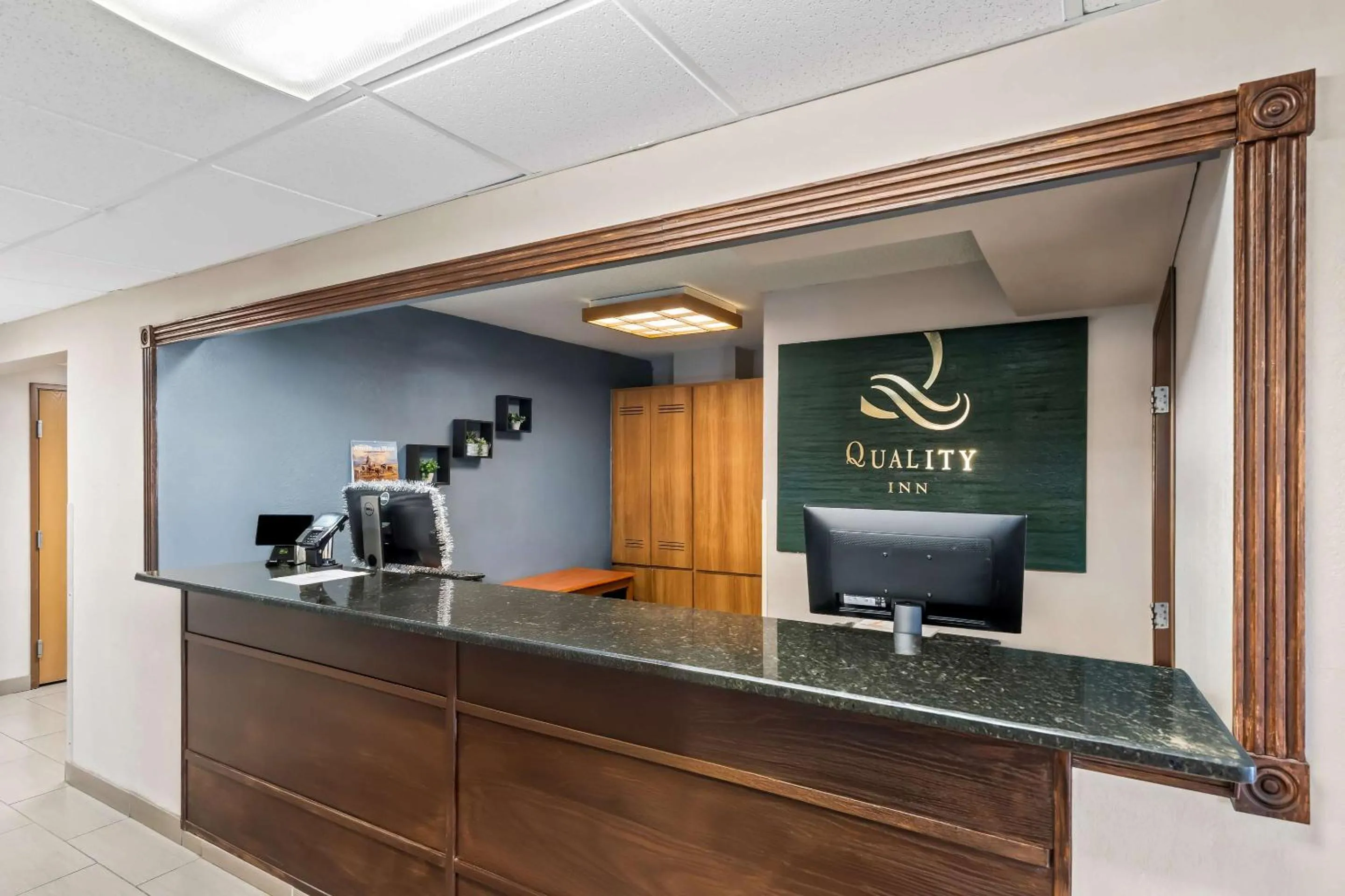 Lobby or reception in Quality Inn Sidney I-80
