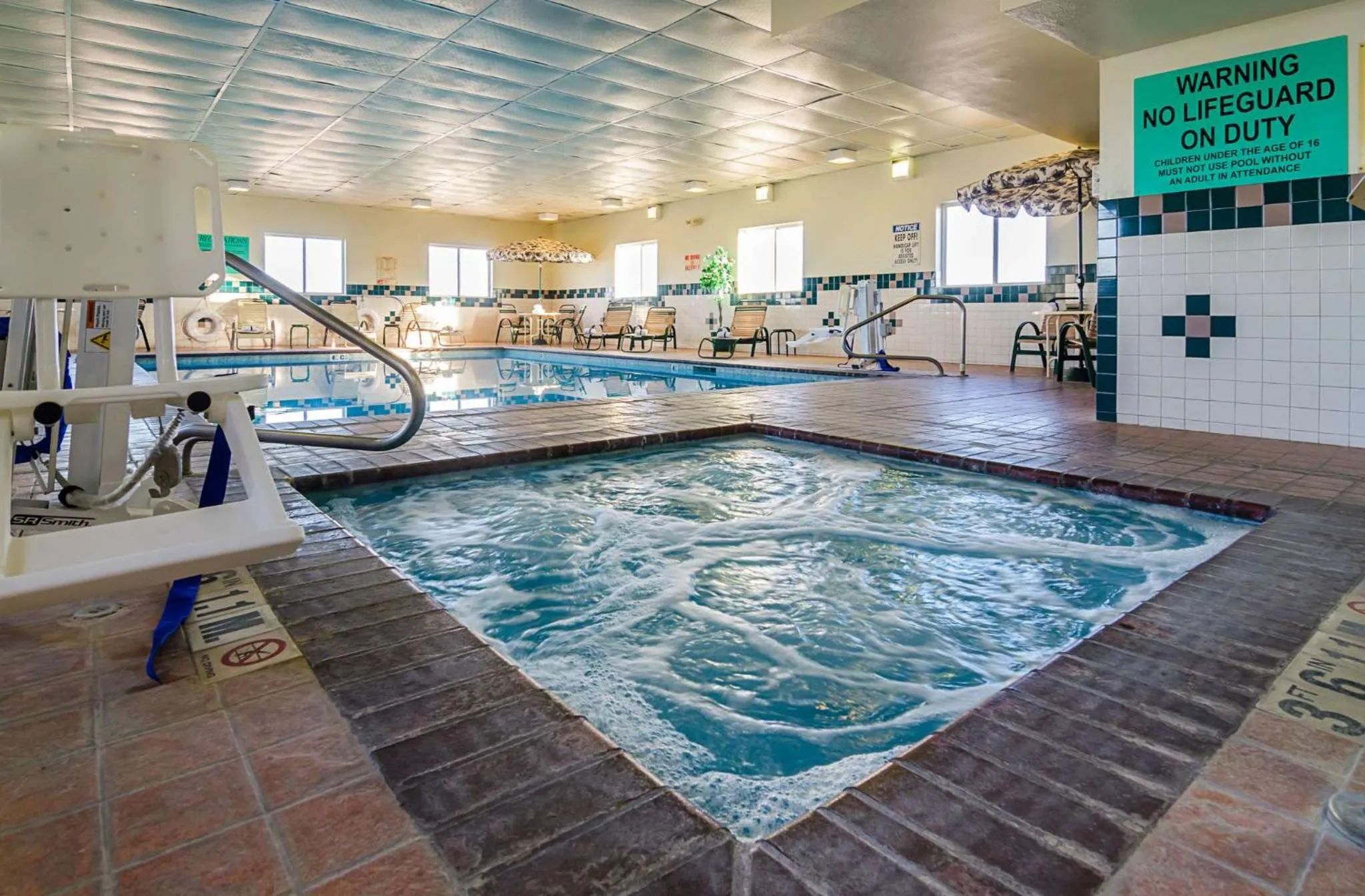Swimming pool in Quality Inn Sidney I-80