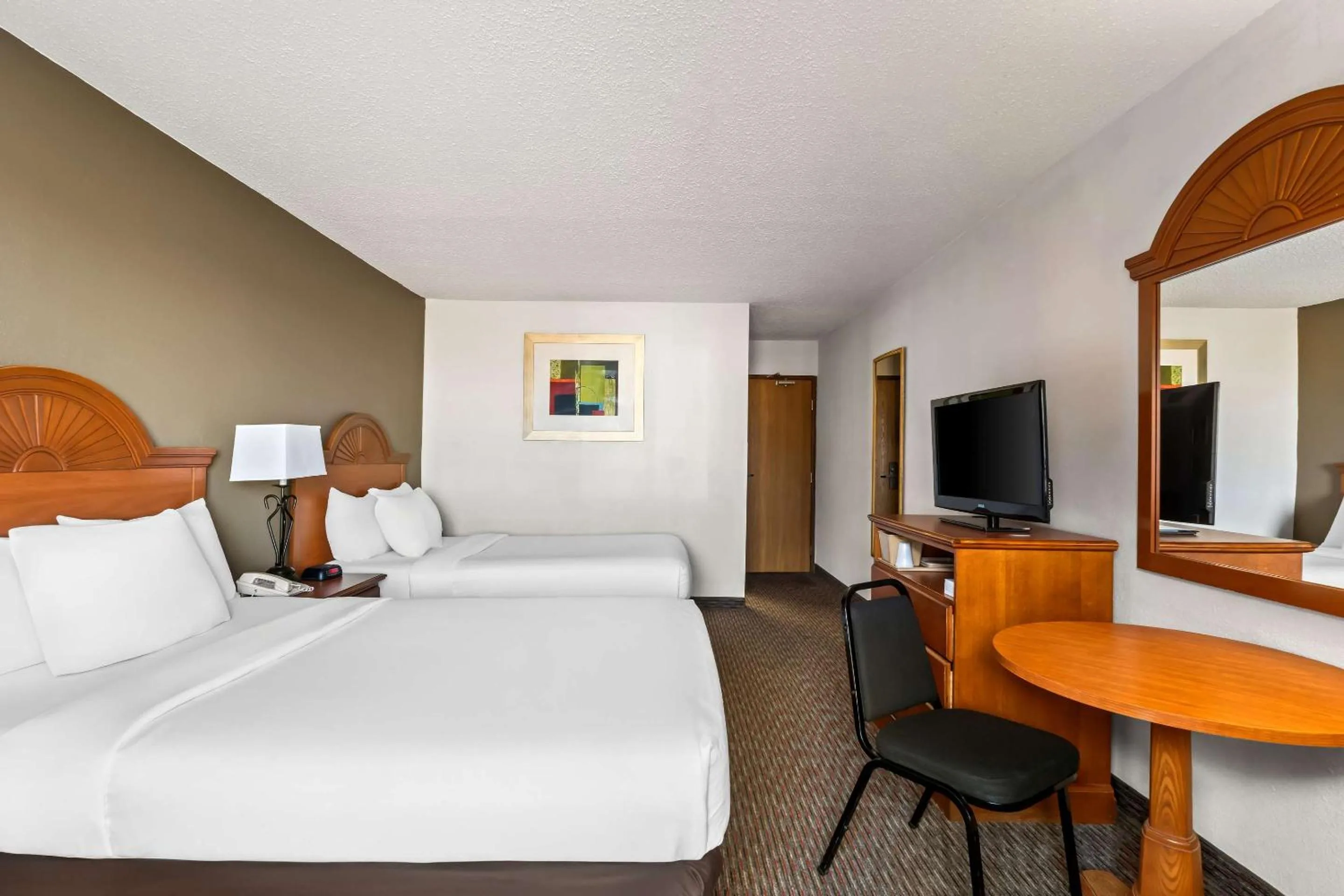 Bedroom, Bed in Quality Inn Sidney I-80