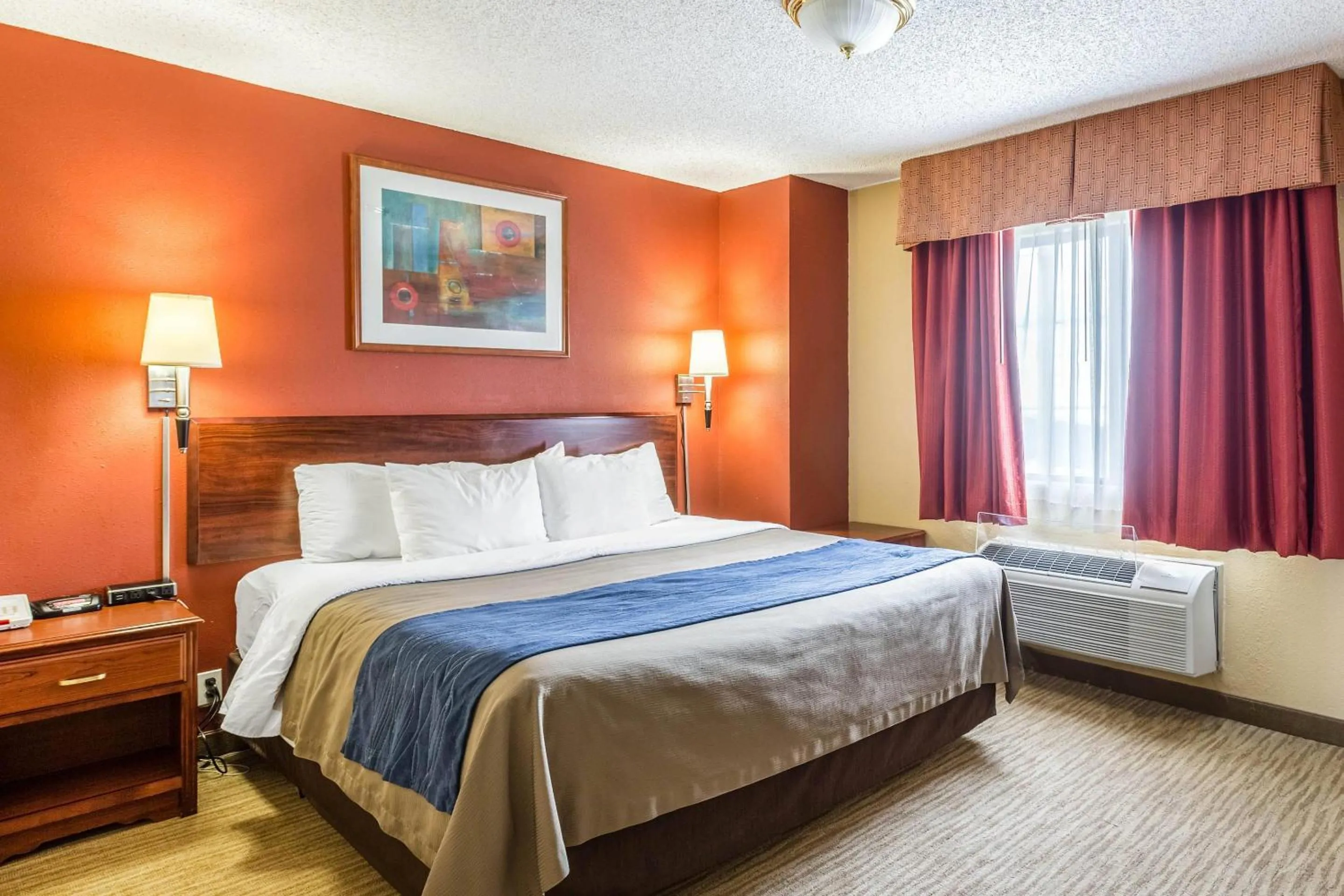 Bedroom, Bed in Quality Inn Scottsbluff