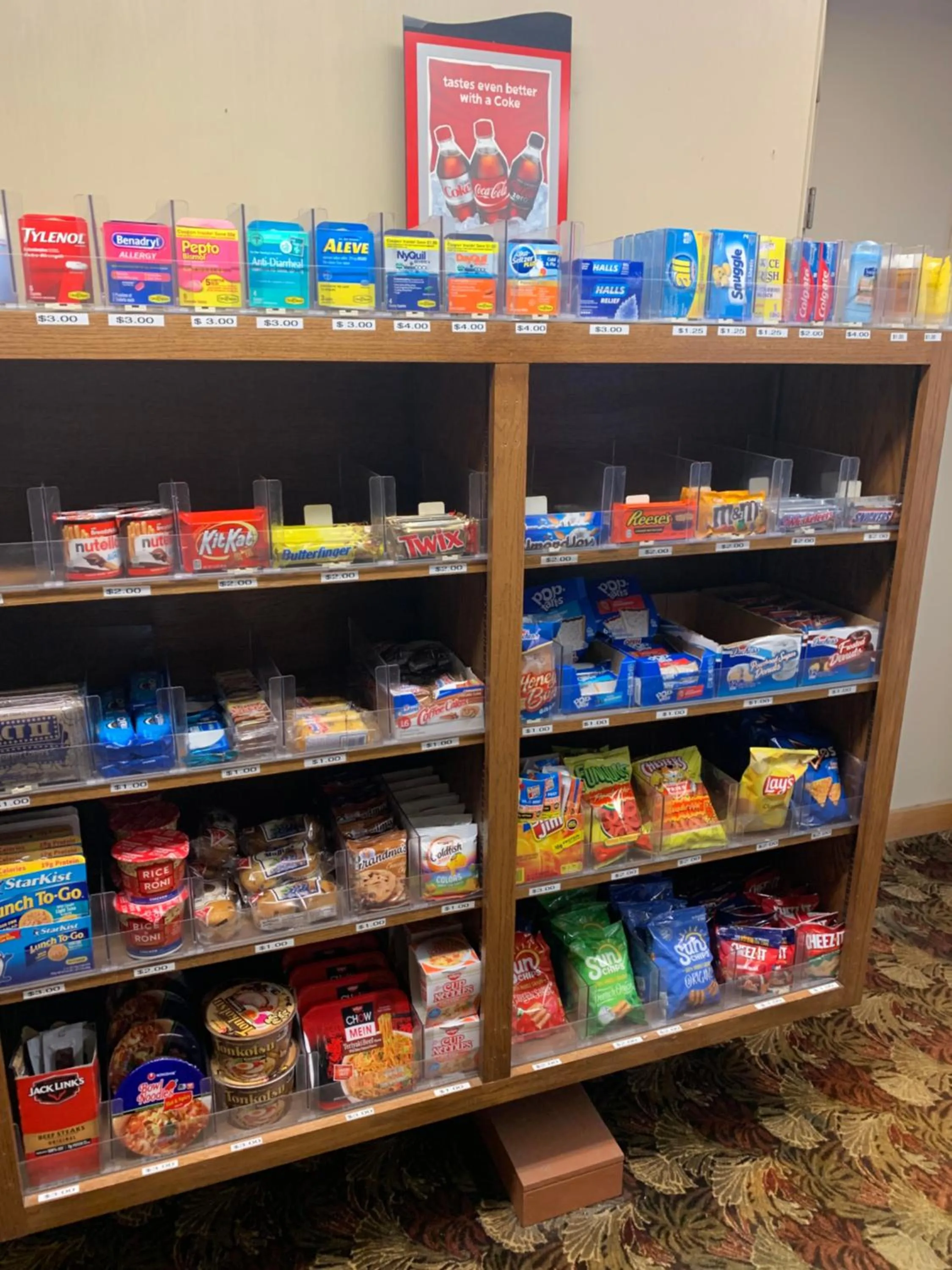 Food and drinks in Motel 6-Lincoln, NE - Airport