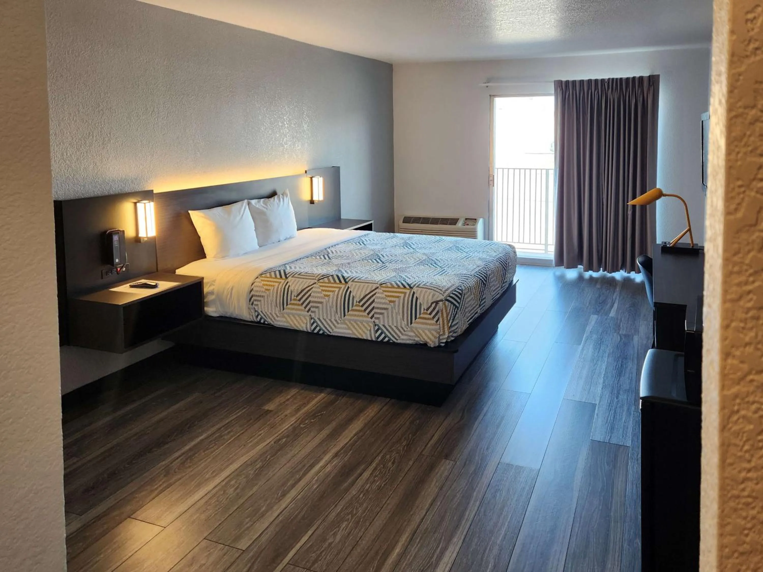 Bedroom, Bed in Motel 6-Lincoln, NE - Airport