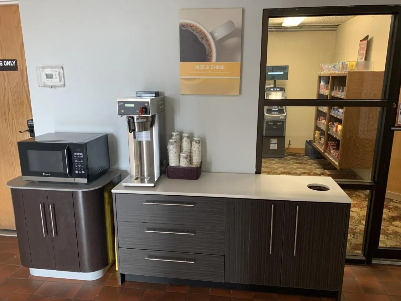 Coffee/tea facilities in Motel 6-Lincoln, NE - Airport