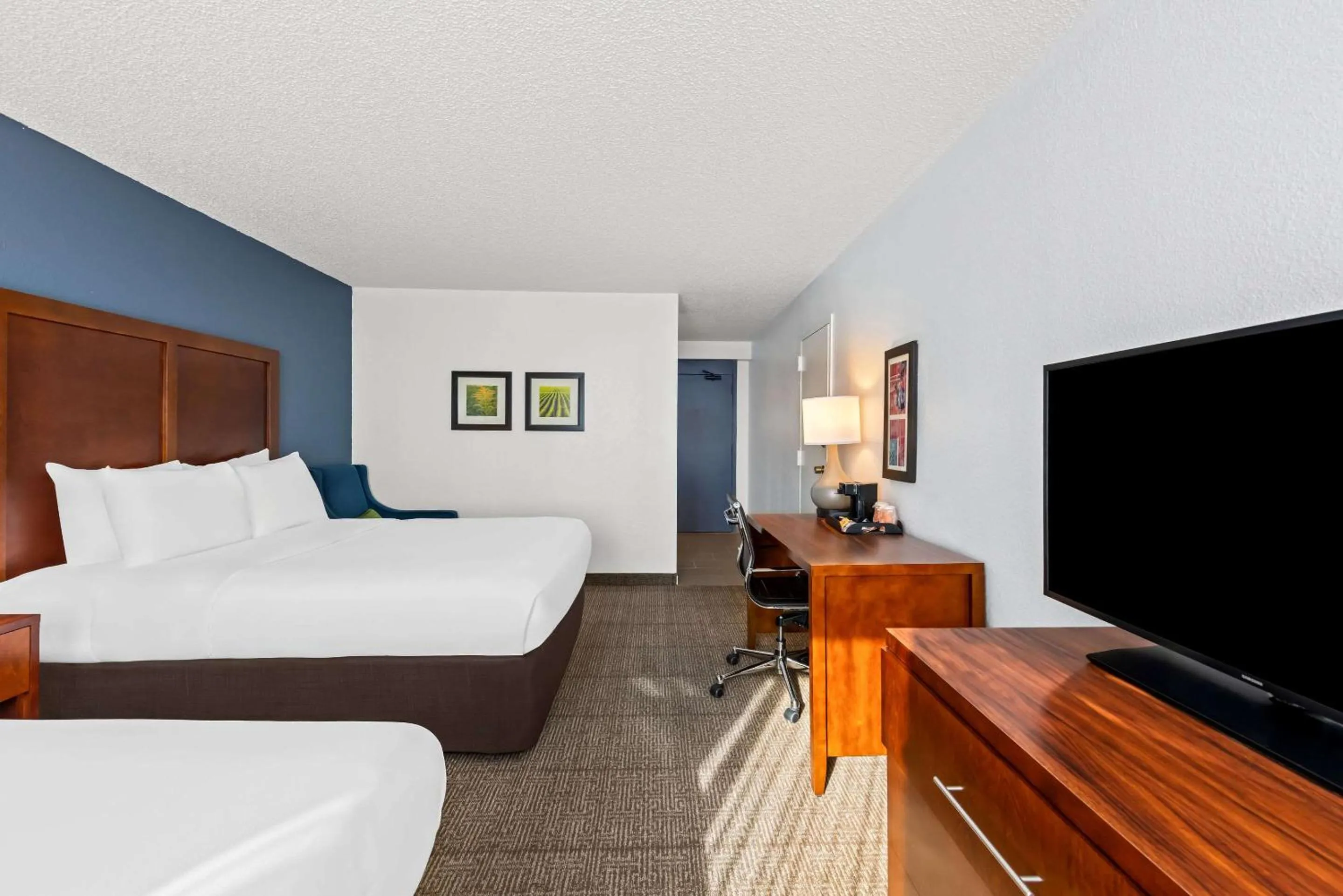 Bedroom, Bed in Comfort Inn & Suites Omaha Central