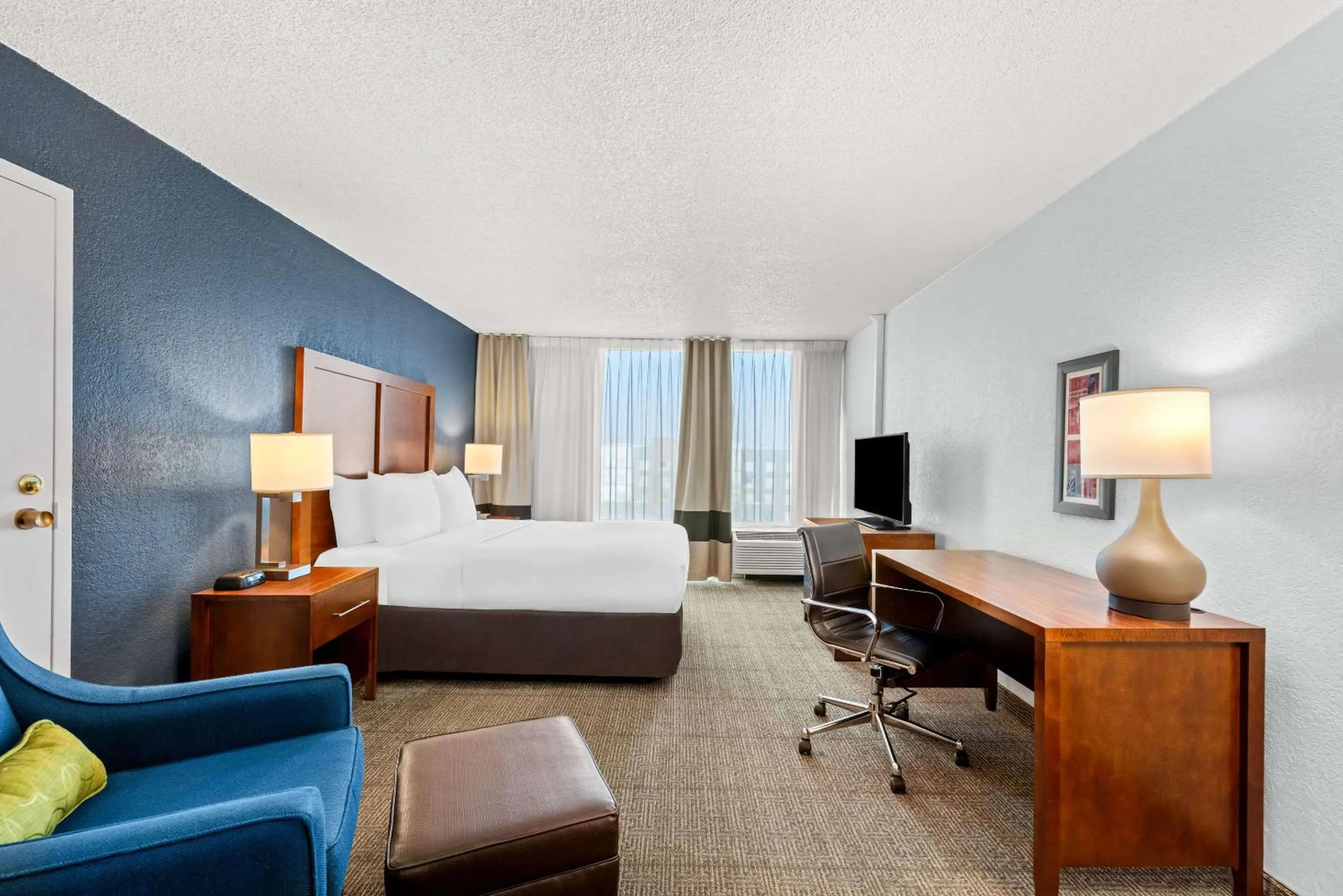 Bedroom, Bed in Comfort Inn & Suites Omaha Central