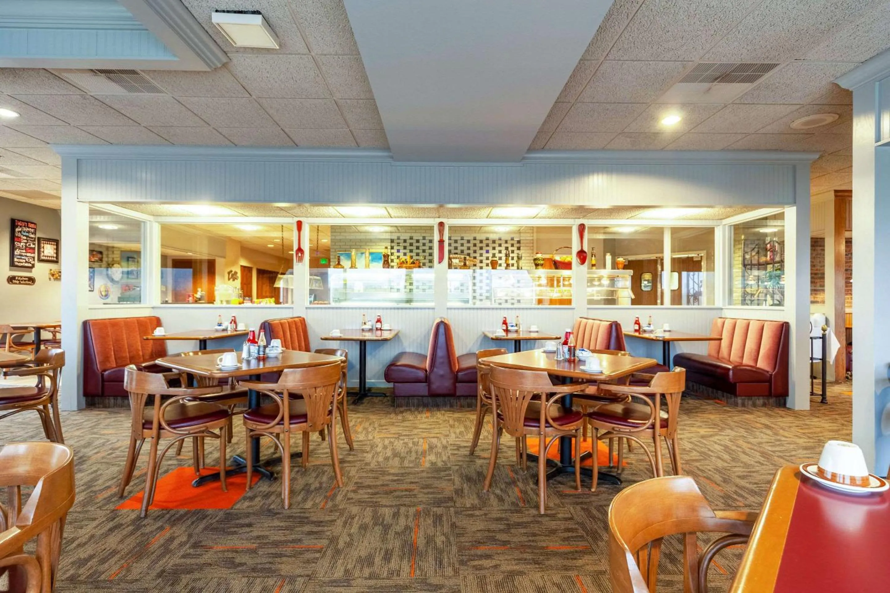 Restaurant/places to eat in Quality Inn and Conference Center I-80 Grand Island