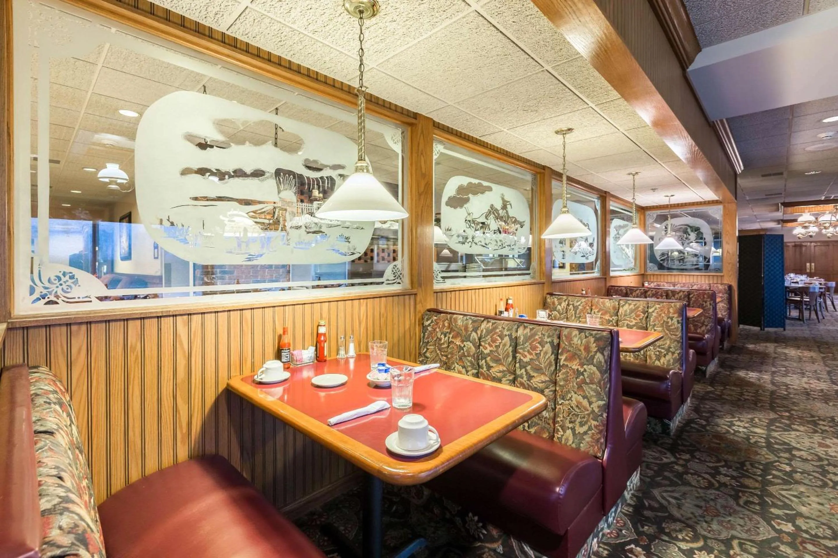 Restaurant/places to eat in Quality Inn and Conference Center I-80 Grand Island