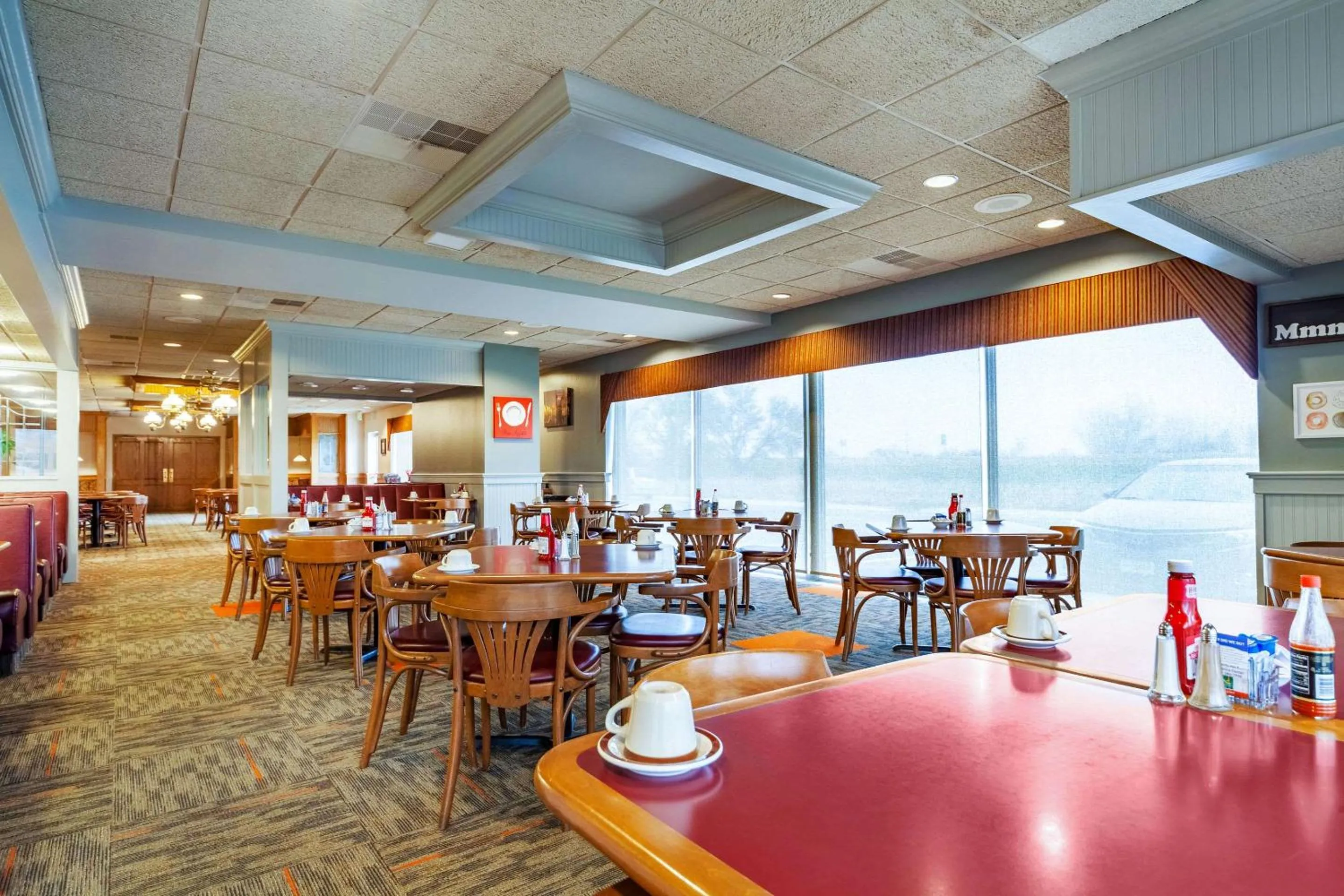 Restaurant/places to eat in Quality Inn and Conference Center I-80 Grand Island