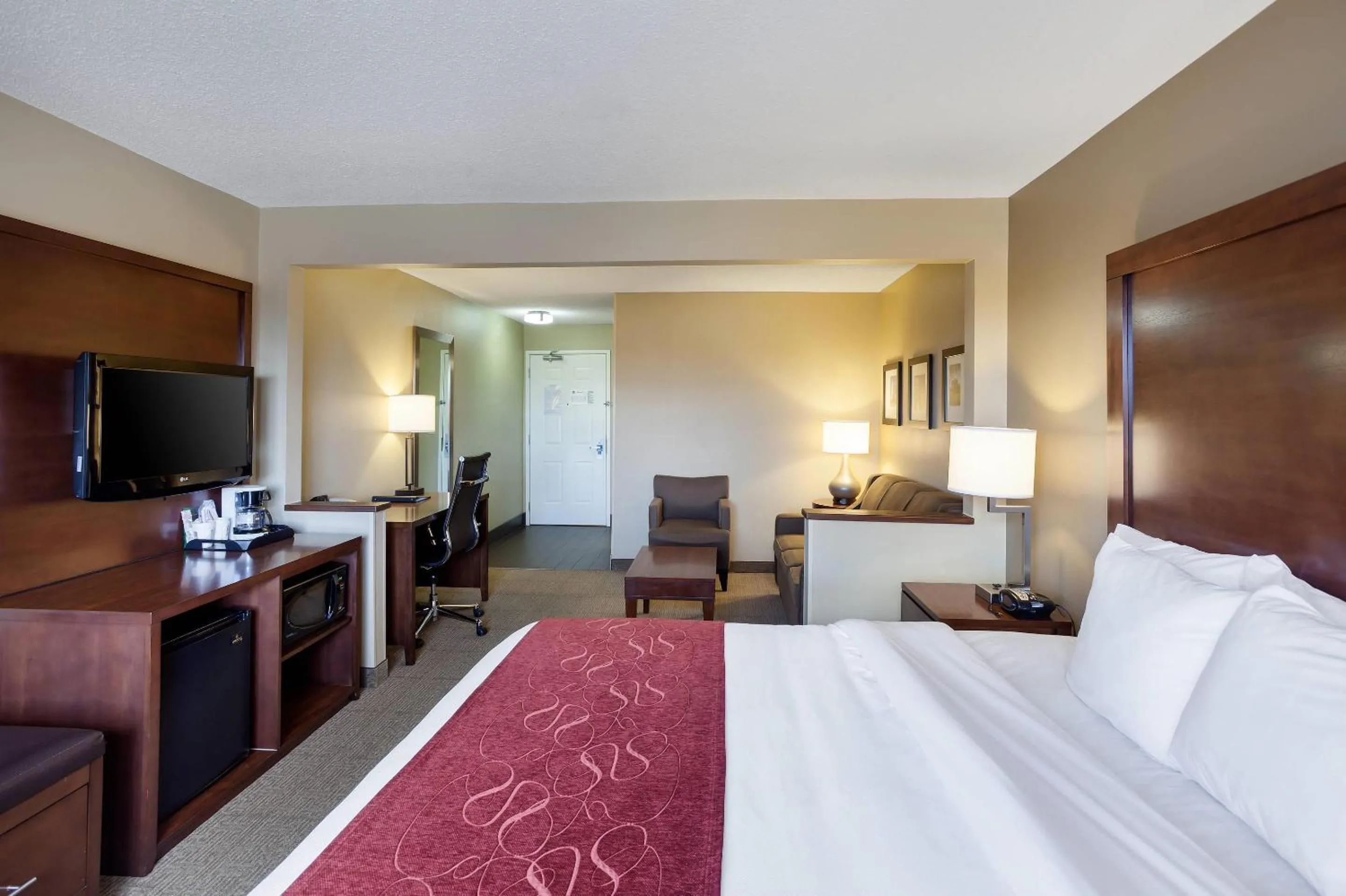 Bedroom, Bed in Comfort Suites Lincoln North