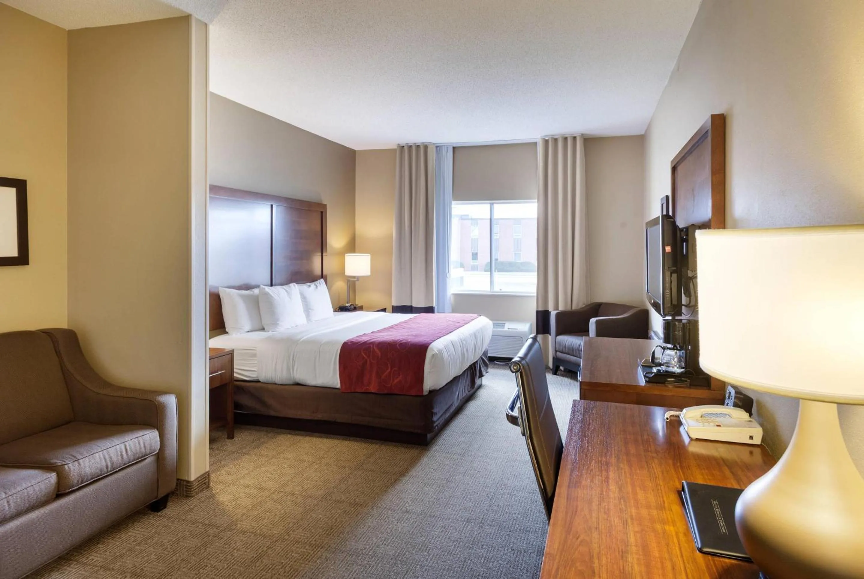 Bedroom, Bed in Comfort Suites Lincoln North