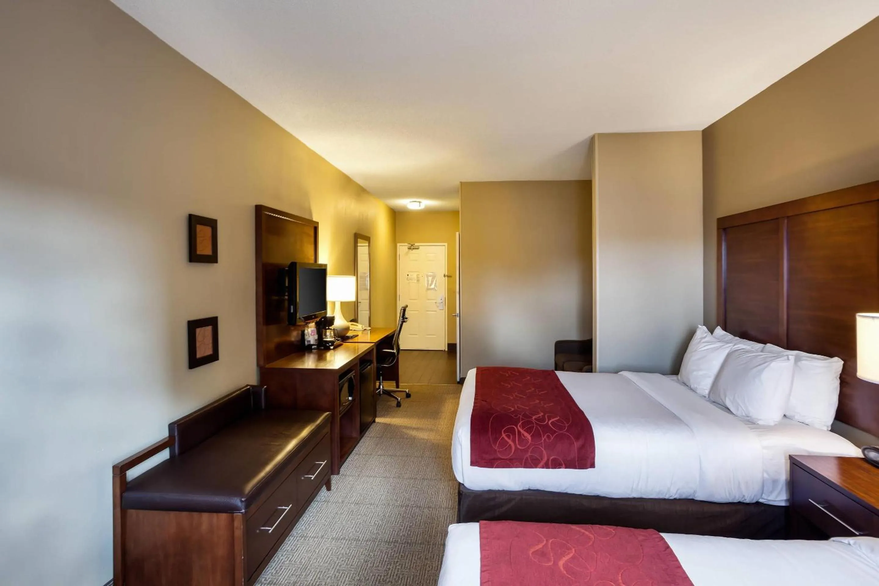 Bedroom, Bed in Comfort Suites Lincoln North