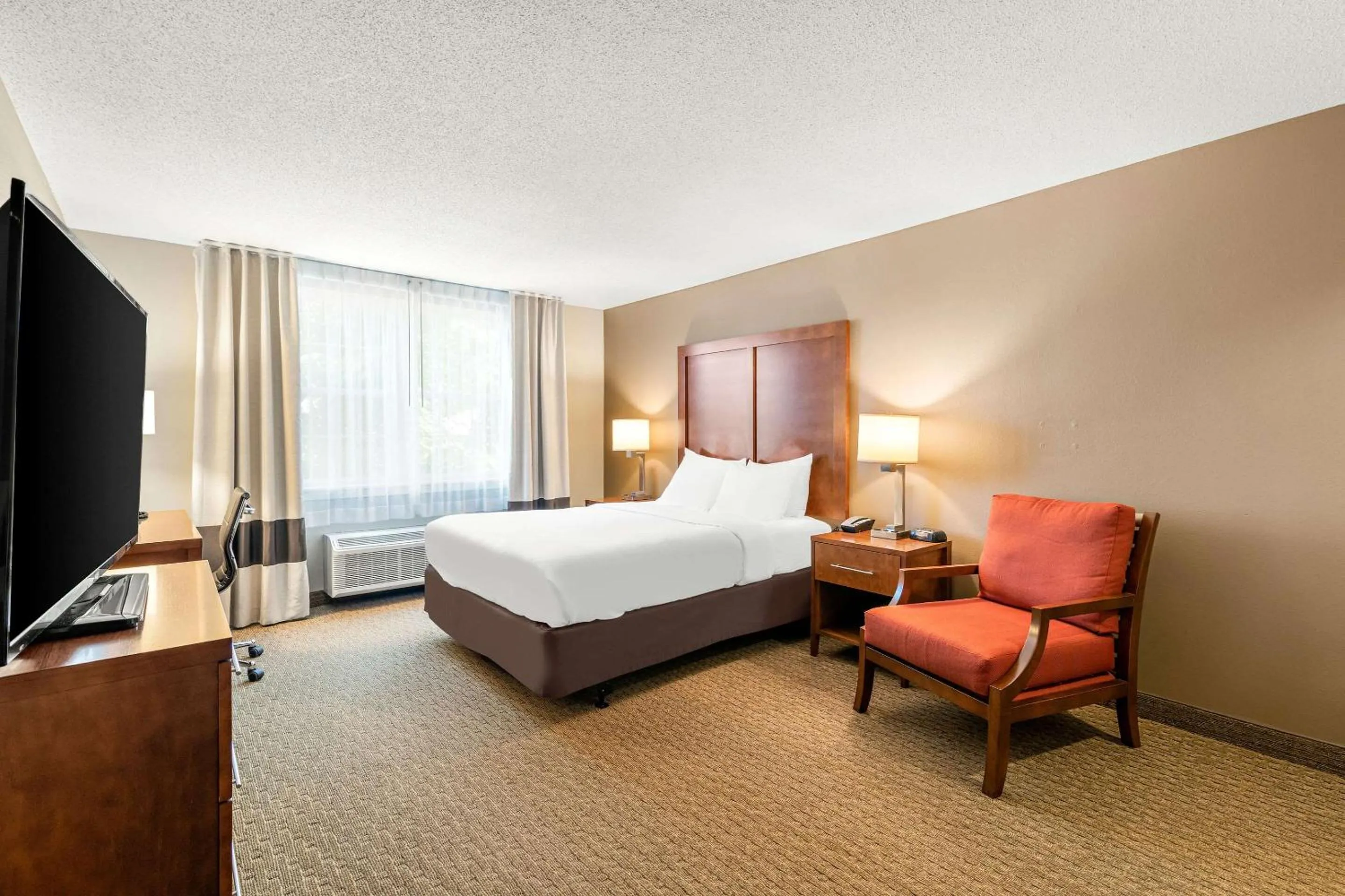 Bedroom, Bed in Comfort Inn & Suites North Conway