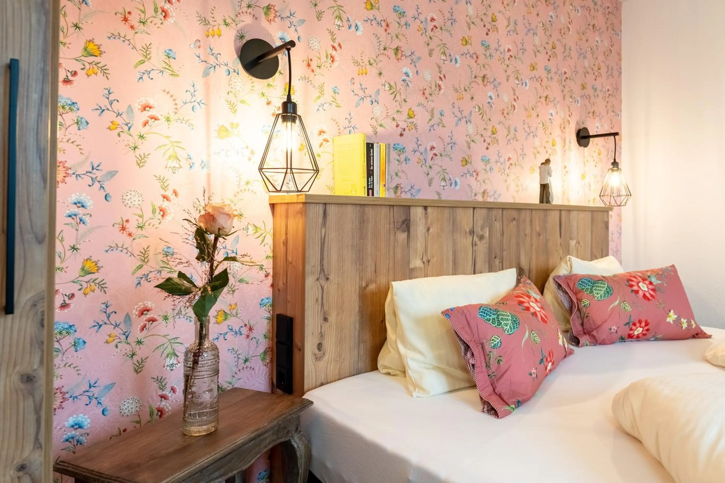 Bed in Hotel Krone Tirol