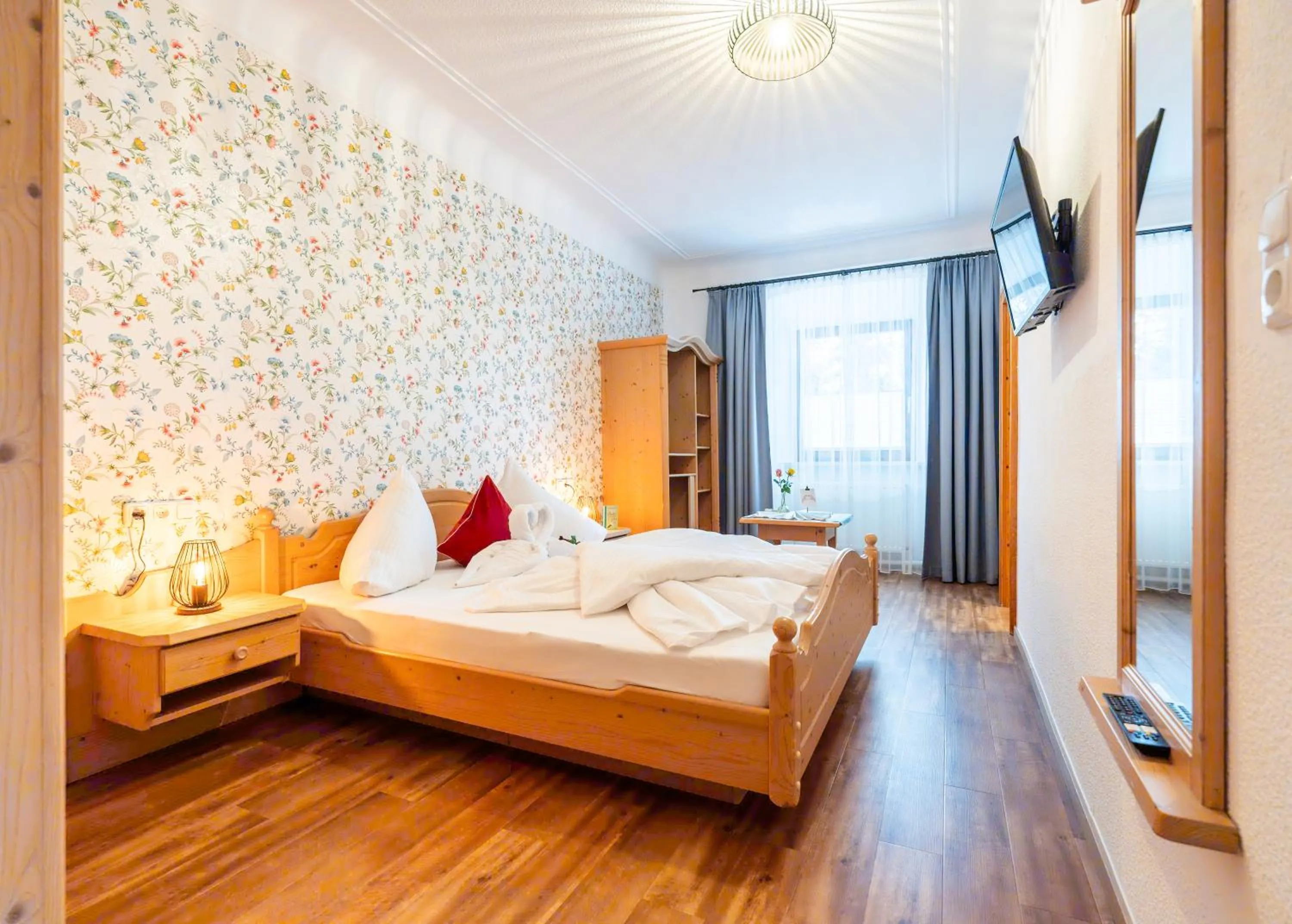 Bed in Hotel Krone Tirol